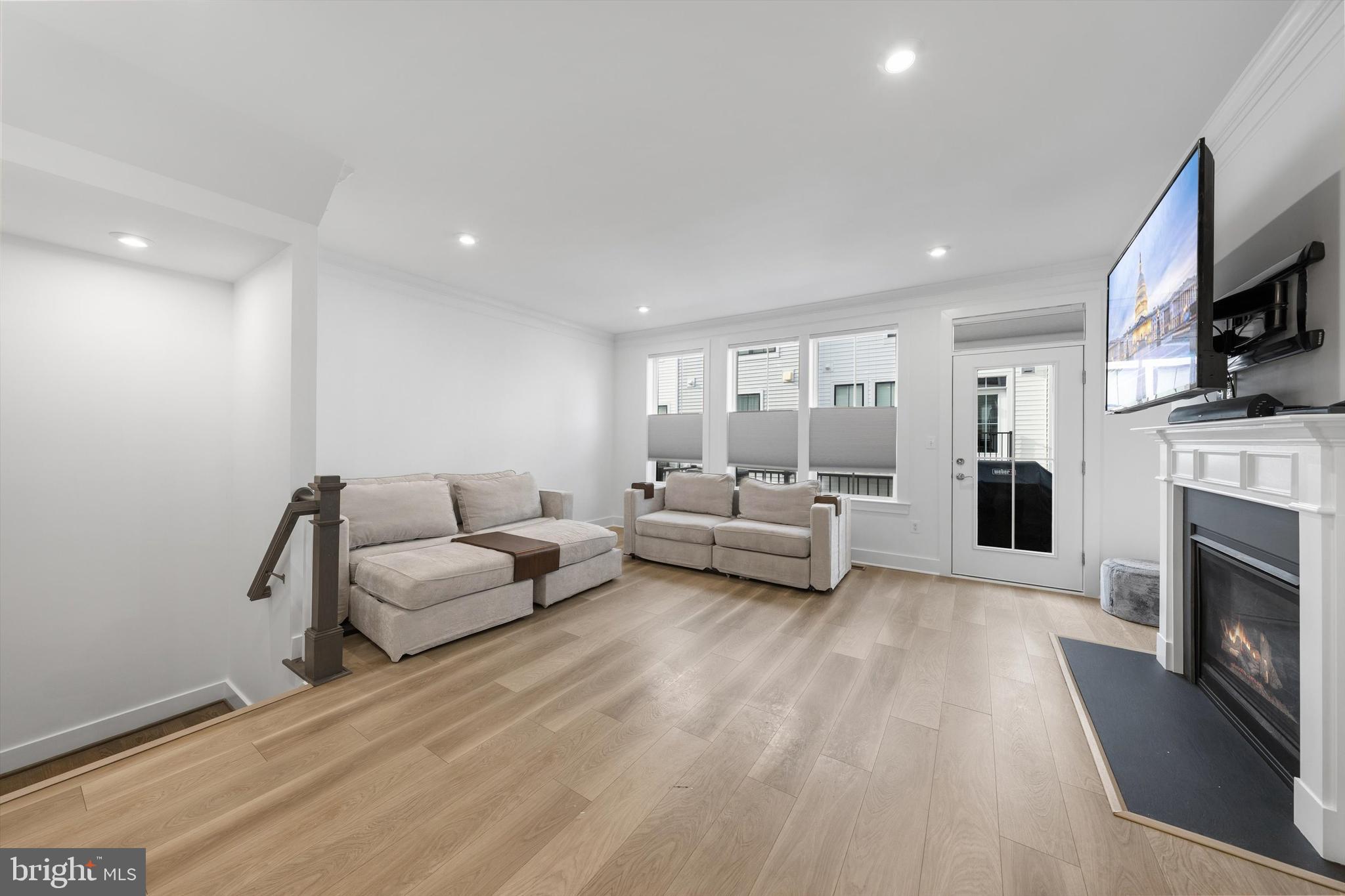 TOWNES AT LITTLE RIVER CROSSING - Residential