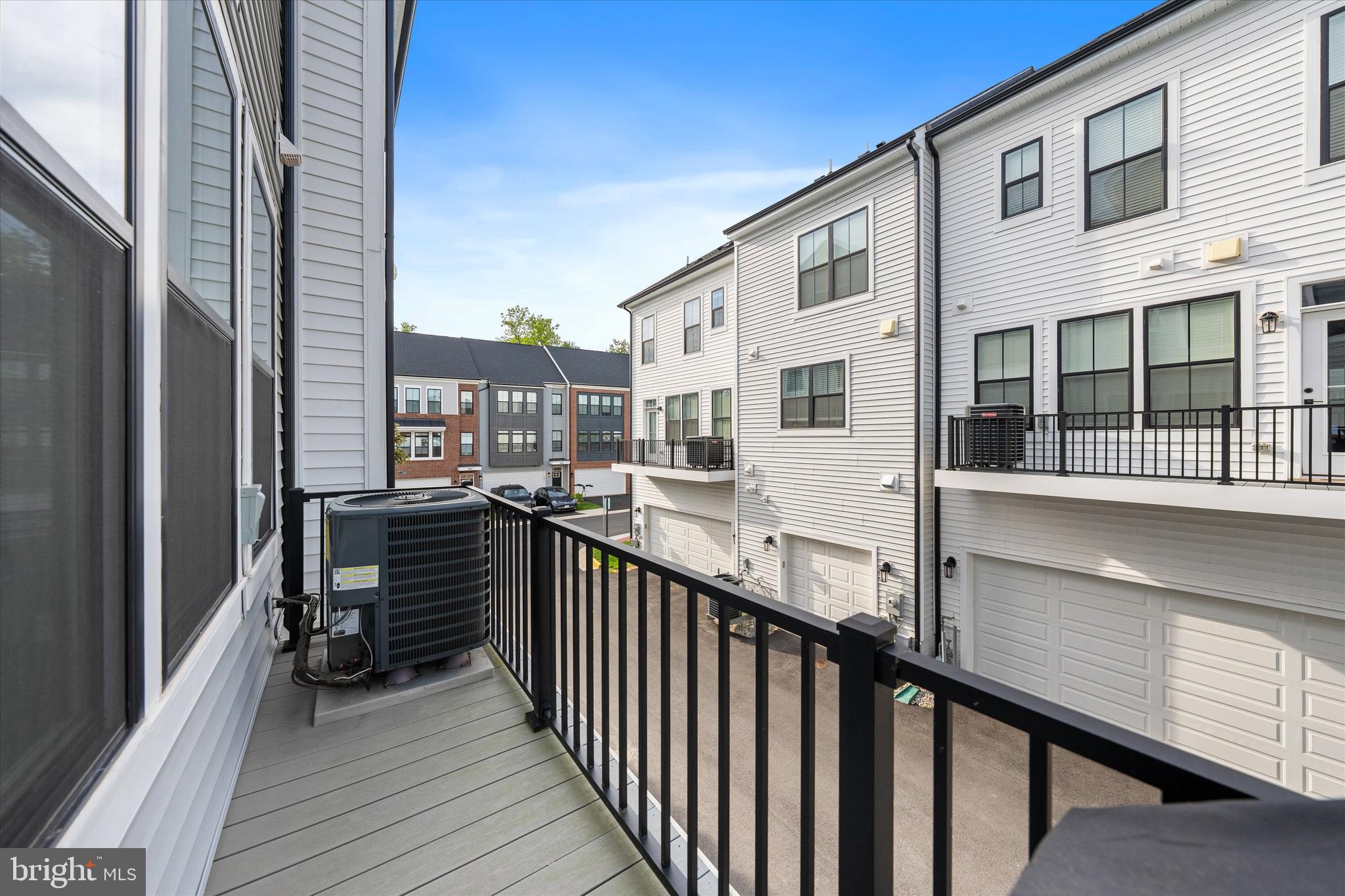 TOWNES AT LITTLE RIVER CROSSING - Residential