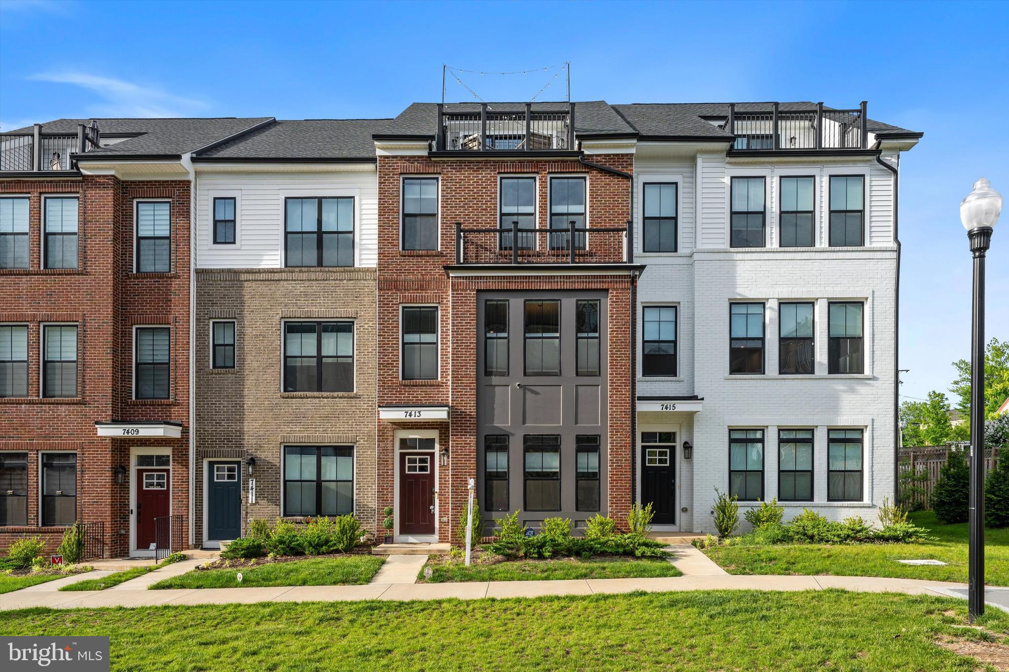 TOWNES AT LITTLE RIVER CROSSING - Residential