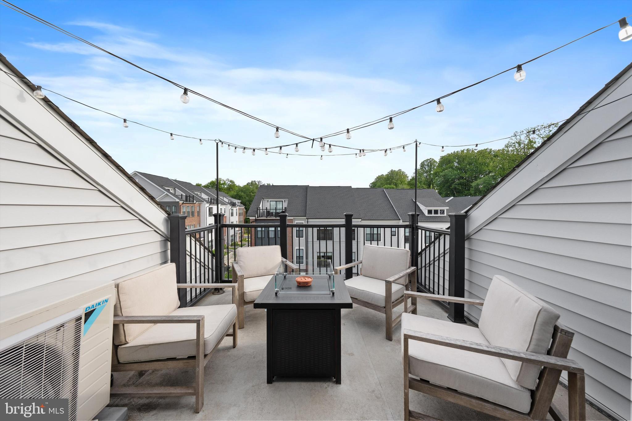 TOWNES AT LITTLE RIVER CROSSING - Residential