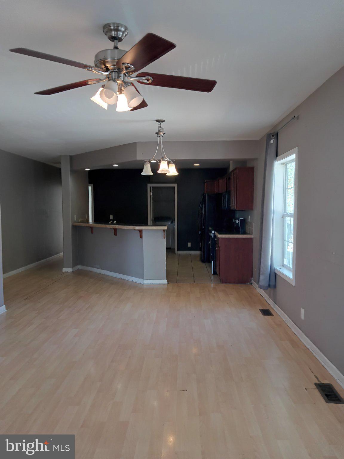 MEADOWS OF CHANTILLY - Residential