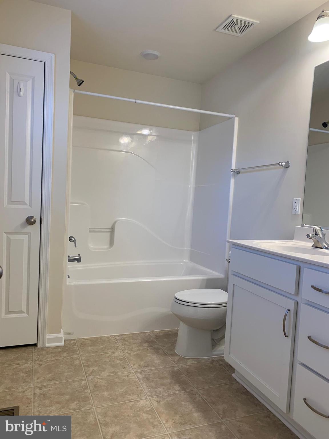 DABNEY WOODS - Residential Lease