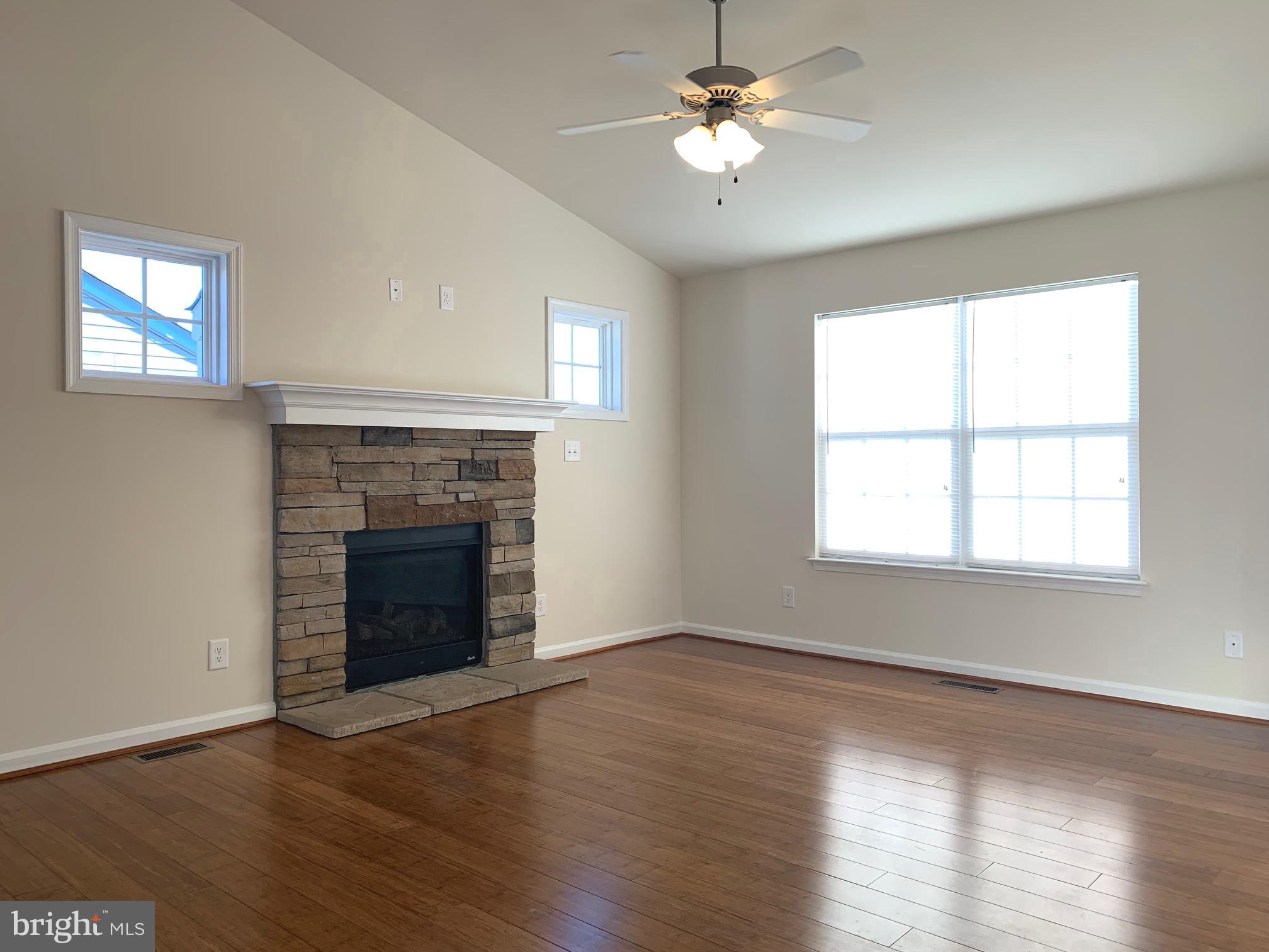 DABNEY WOODS - Residential Lease