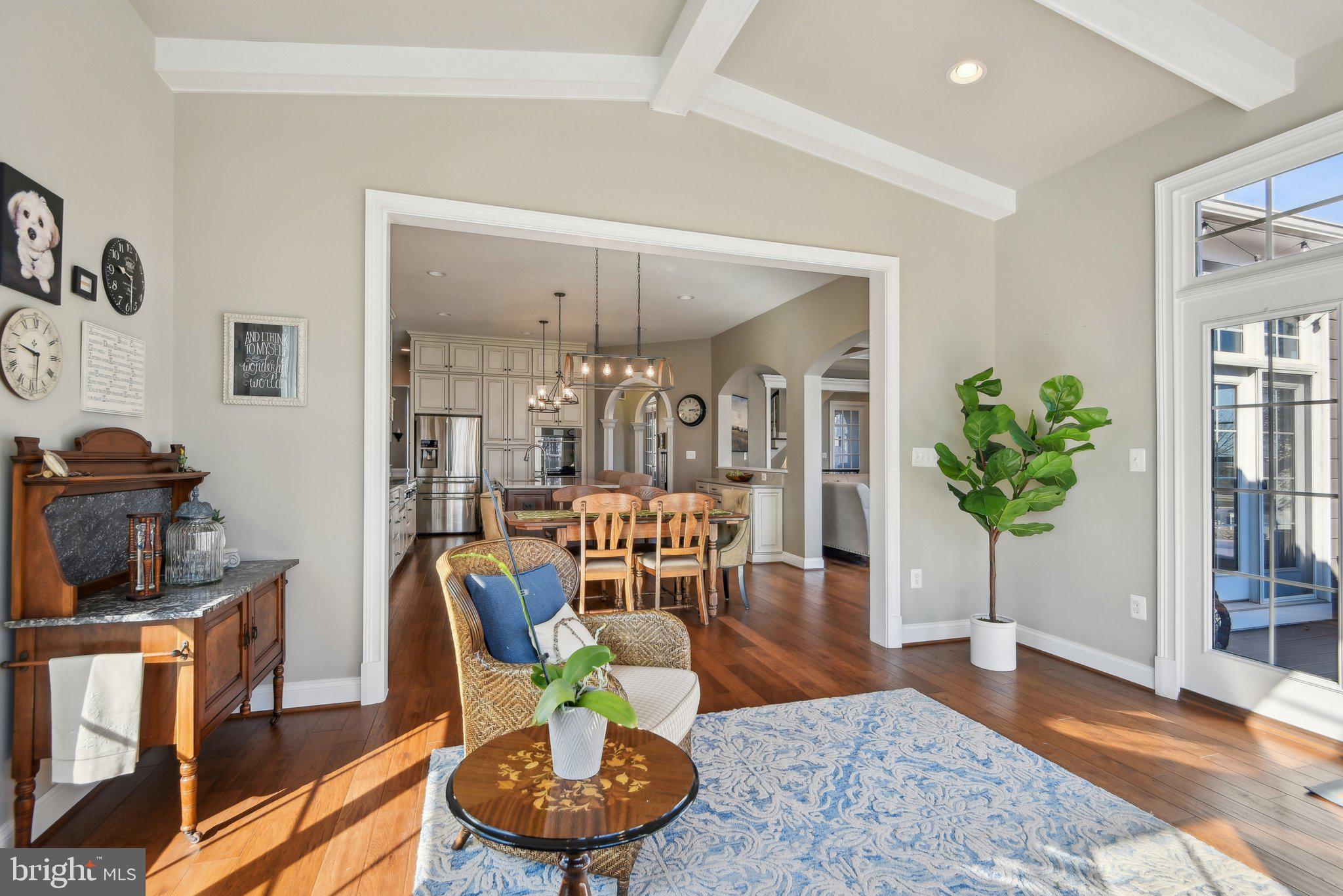 LONGVIEW CREST - Residential