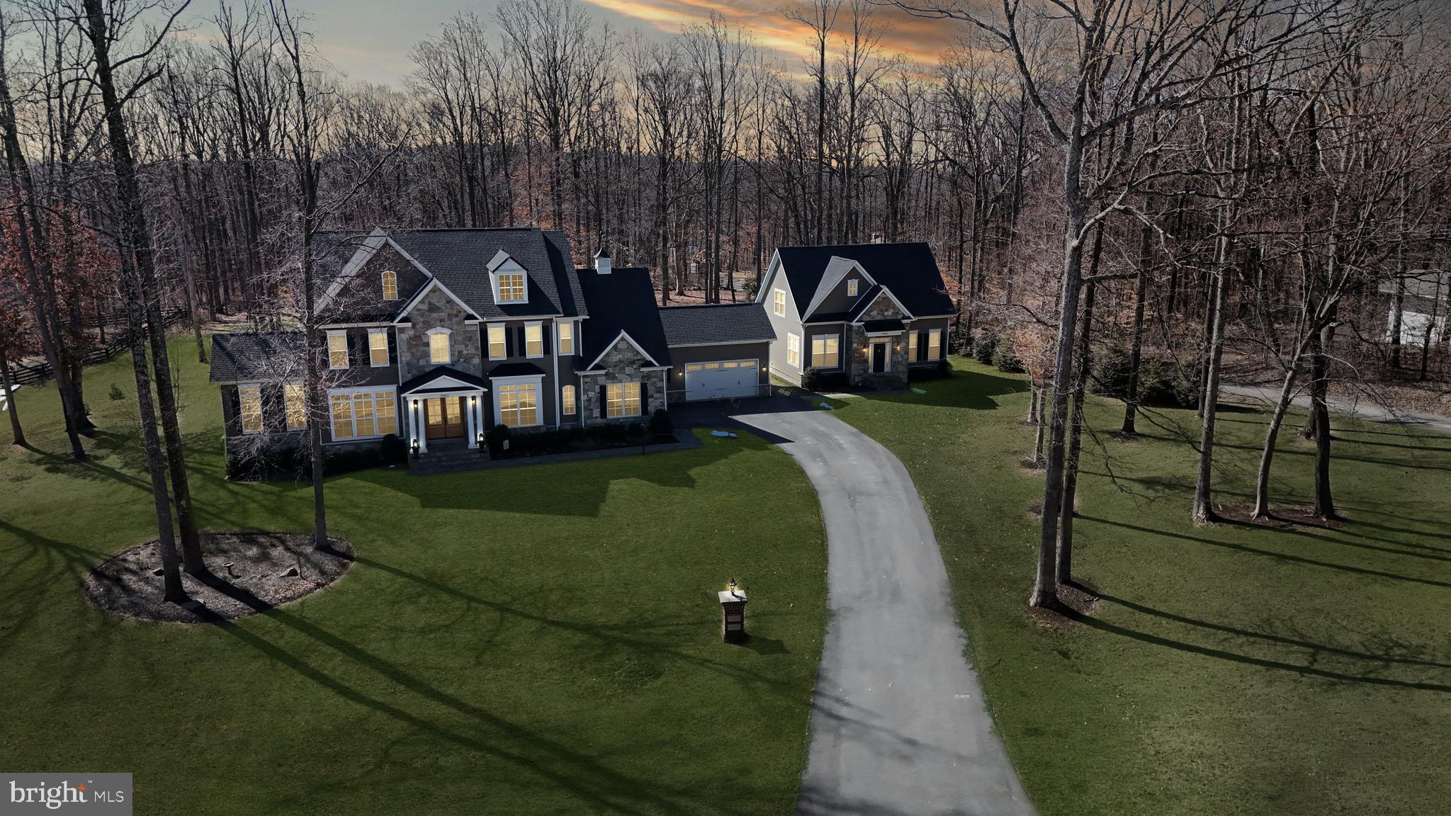 LONGVIEW CREST - Residential