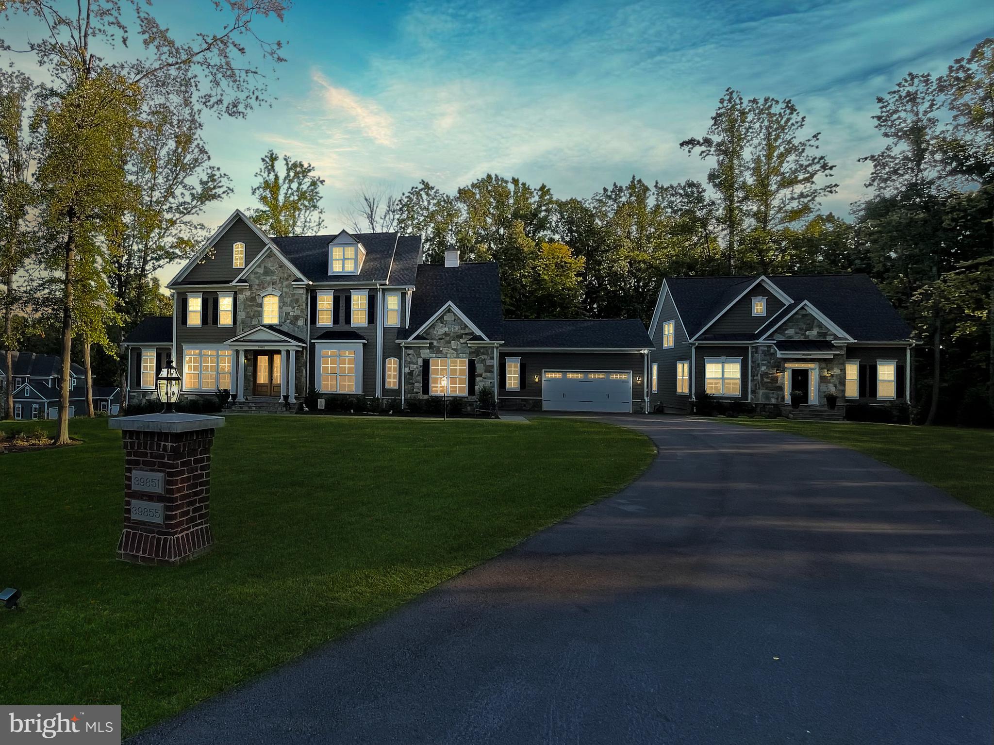 LONGVIEW CREST - Residential