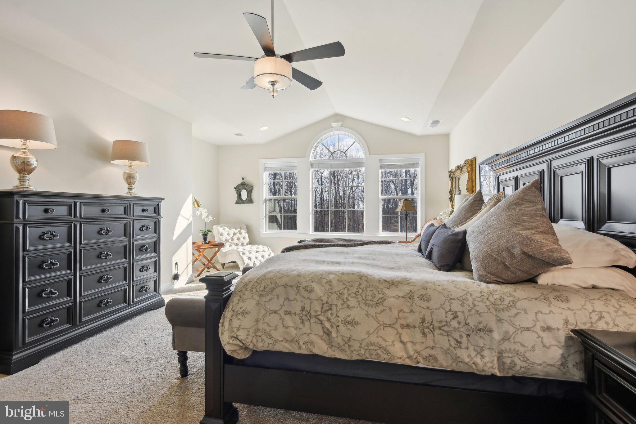 LONGVIEW CREST - Residential