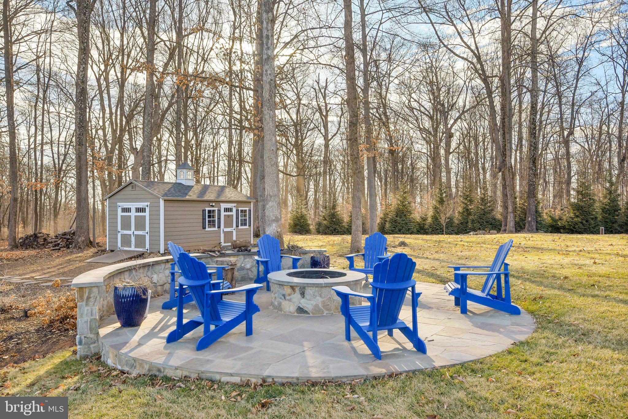LONGVIEW CREST - Residential