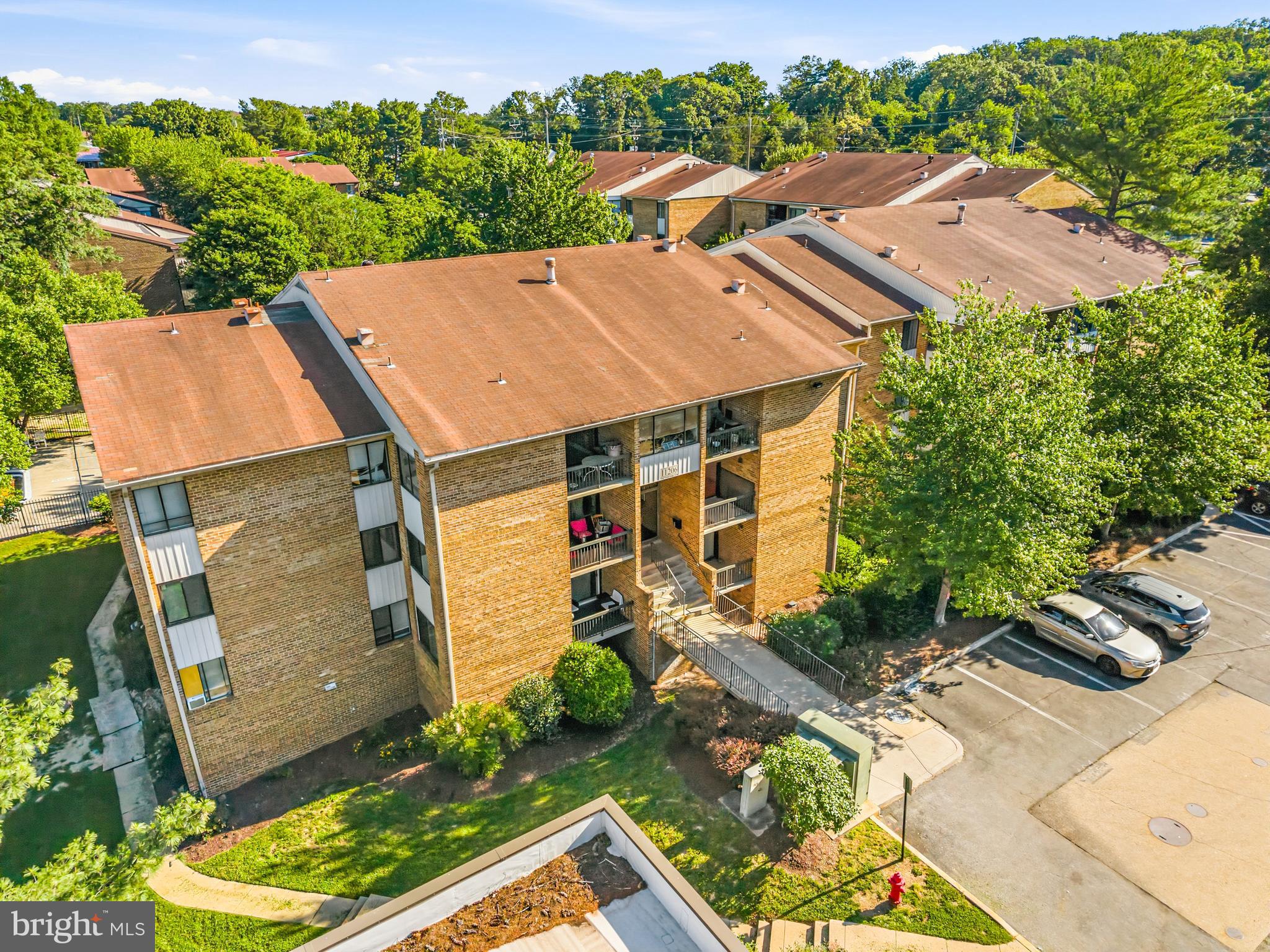 CHERRY GLEN CONDOS - Residential