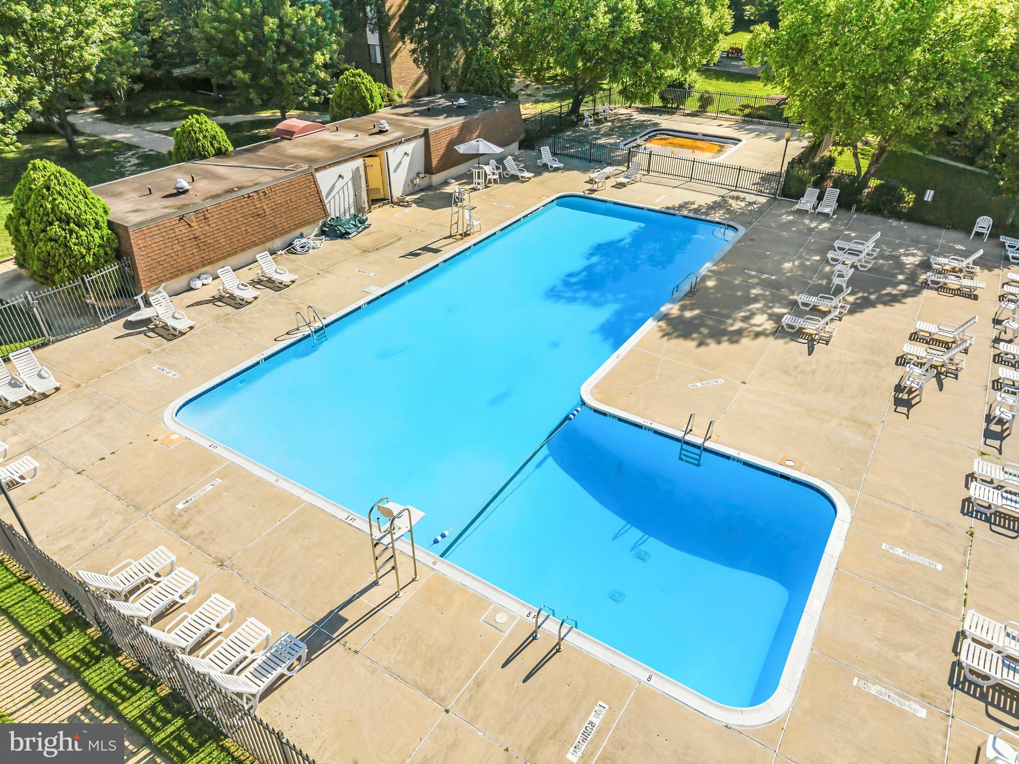 CHERRY GLEN CONDOS - Residential