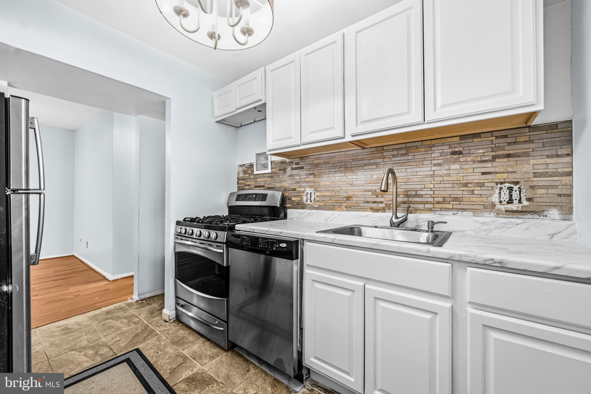 CHERRY GLEN CONDOS - Residential