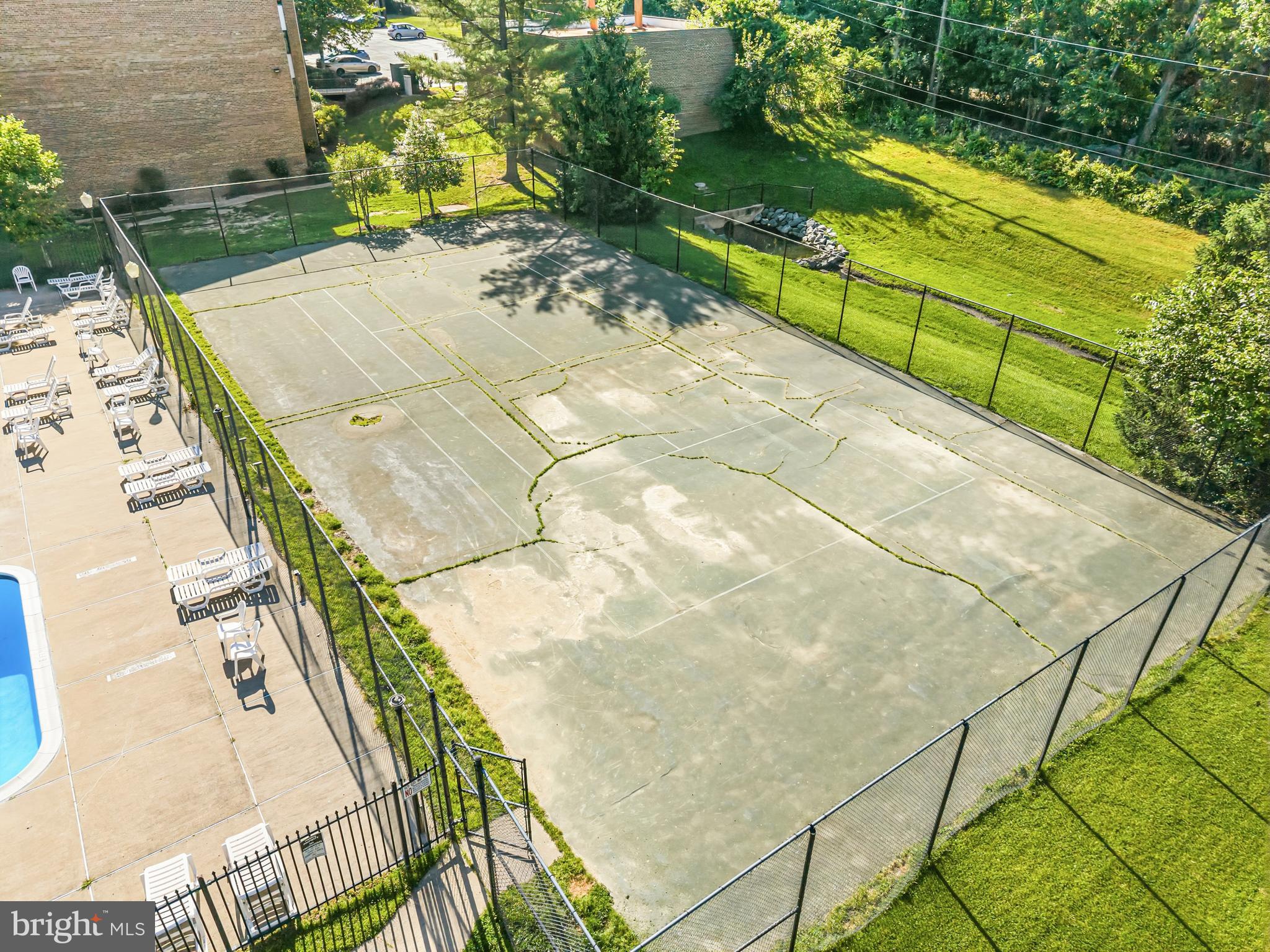 CHERRY GLEN CONDOS - Residential