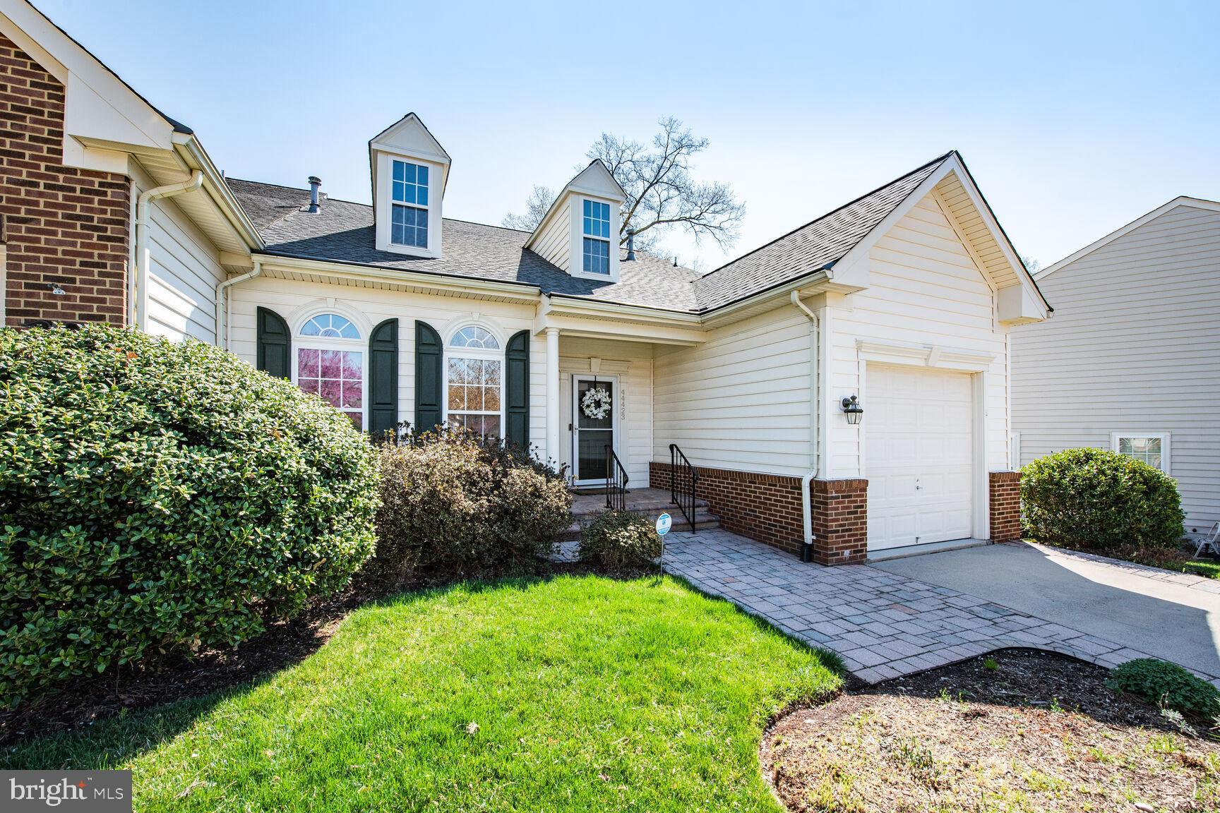 ASHBURN VILLAGE - Residential