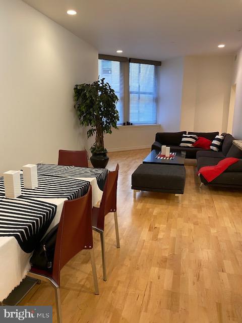 LOGAN SQUARE - Residential Lease