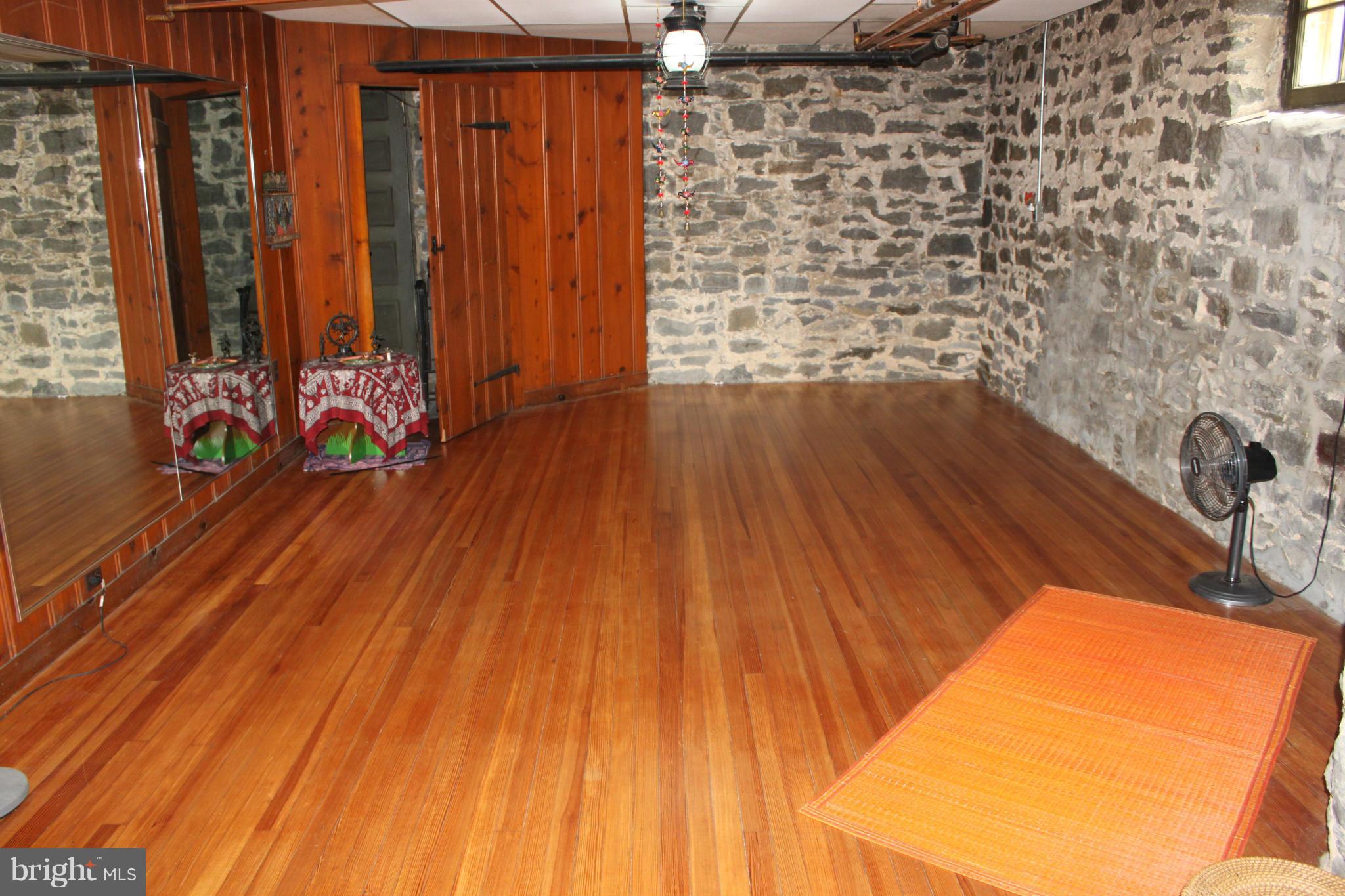 ROLAND PARK - Residential