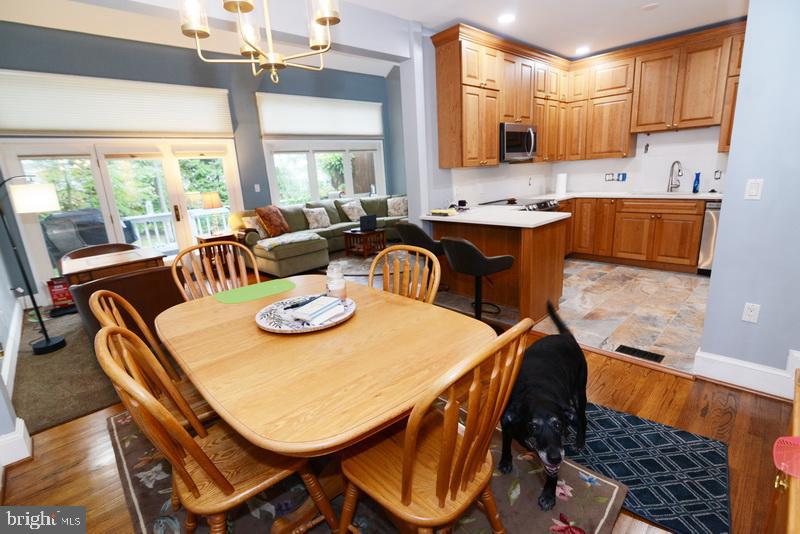 THE HAMPTONS - Residential Lease