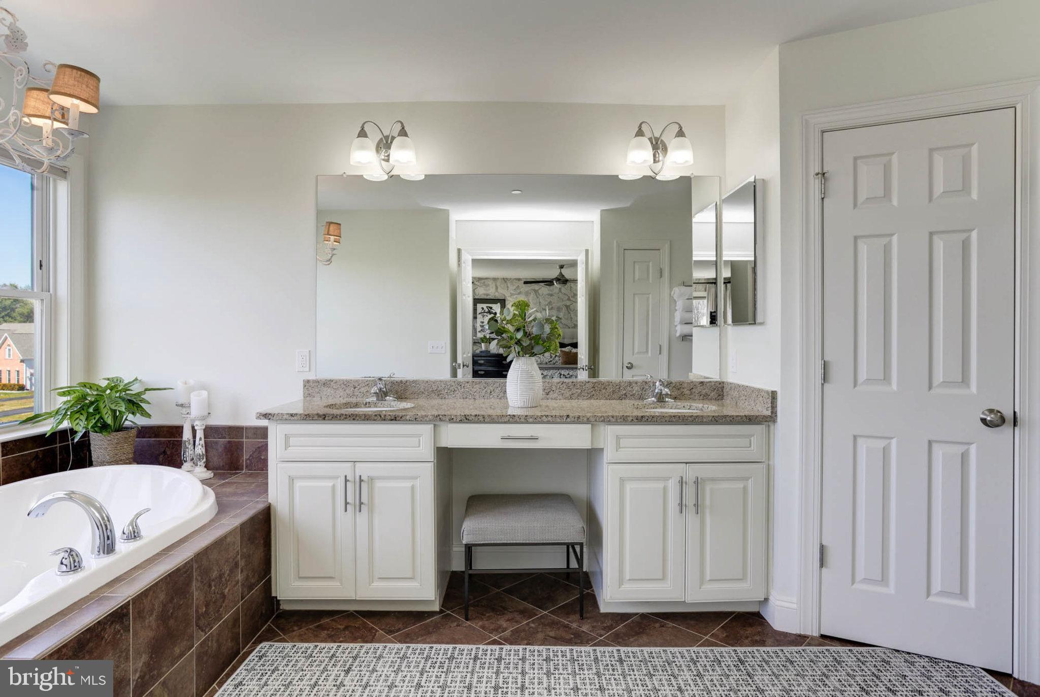 CASTLEBERRY - Residential