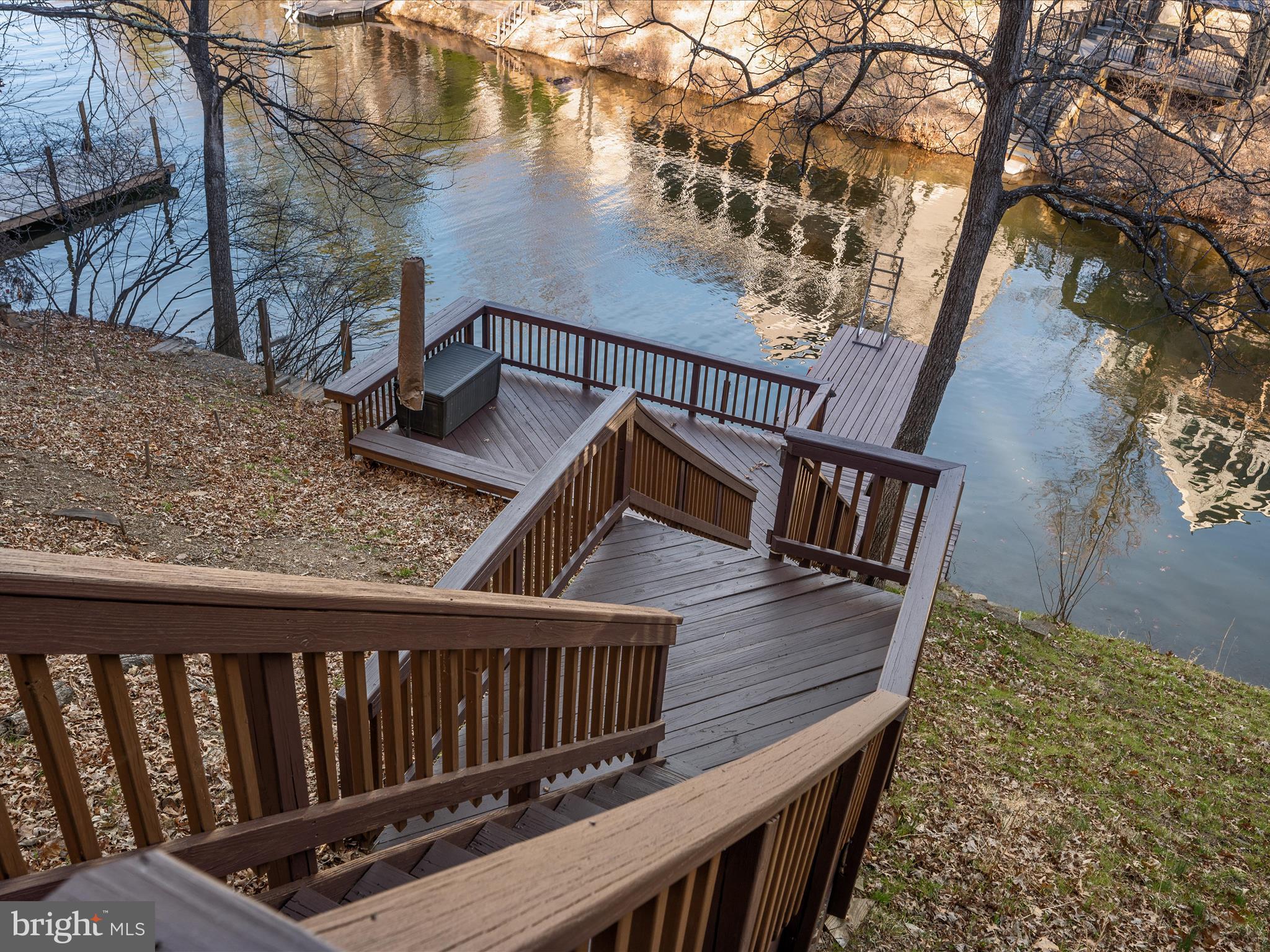 LAKE HOLIDAY ESTATES - Residential