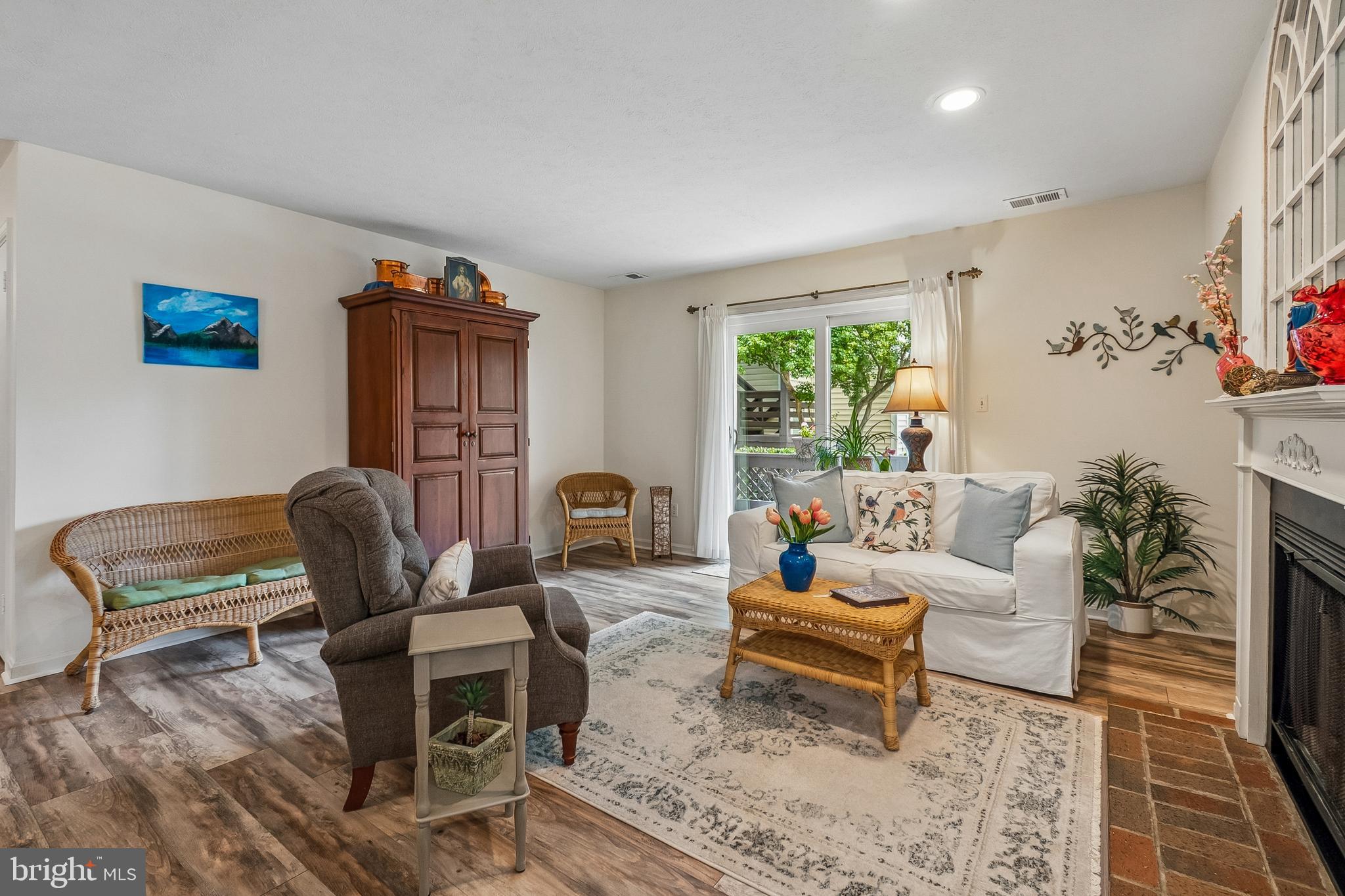 THE OAKTON - Residential