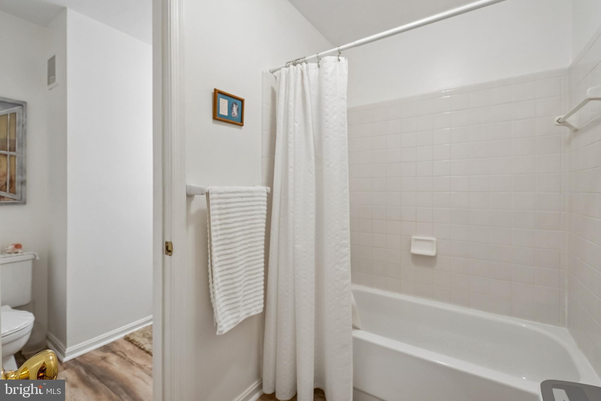 THE OAKTON - Residential