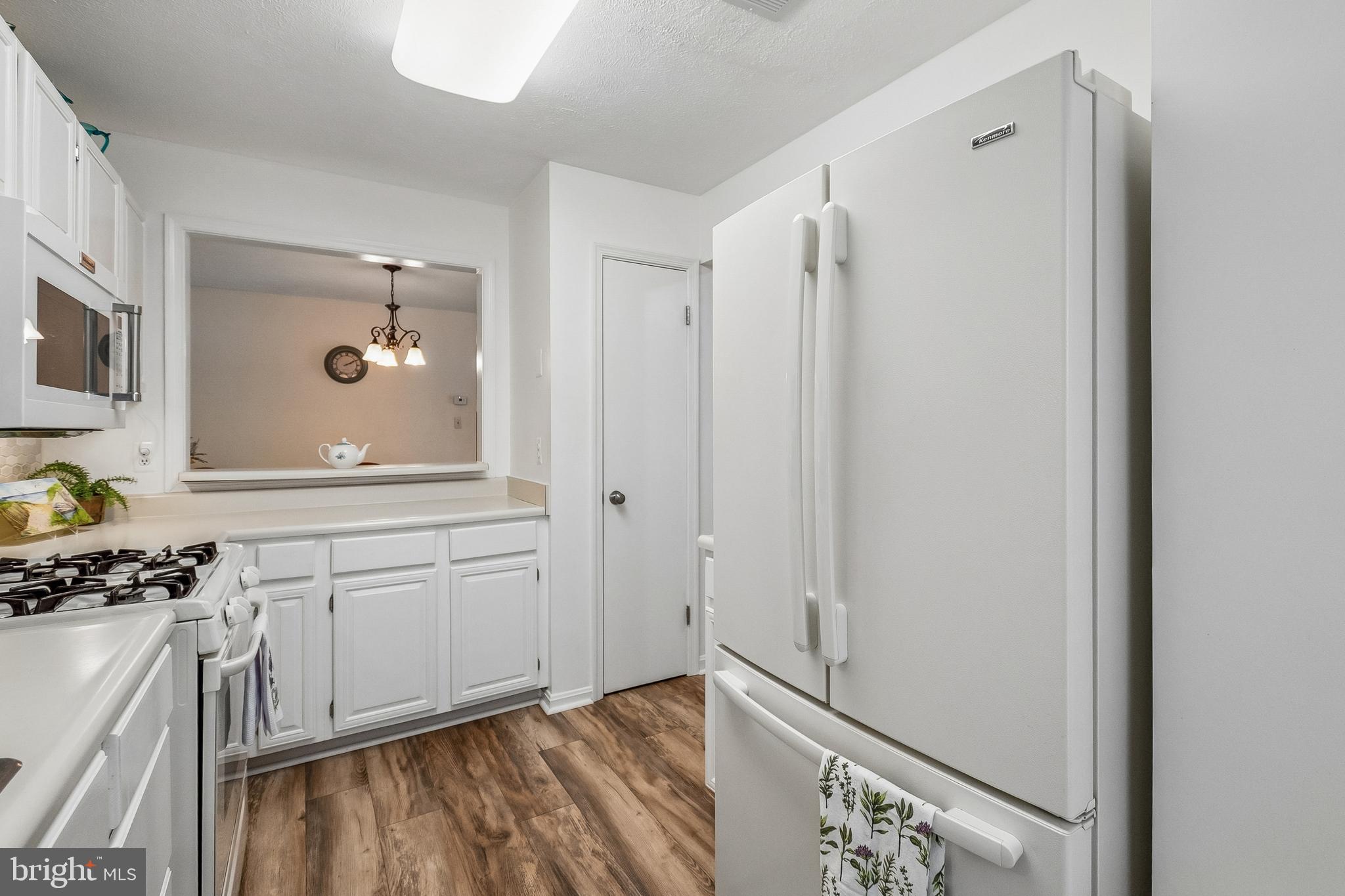 THE OAKTON - Residential
