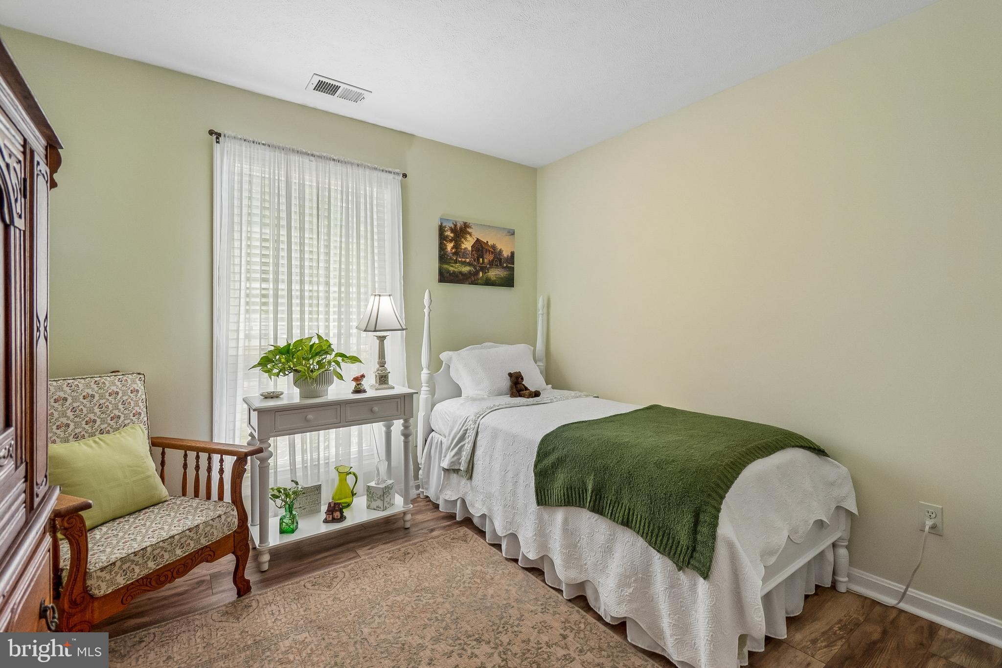 THE OAKTON - Residential