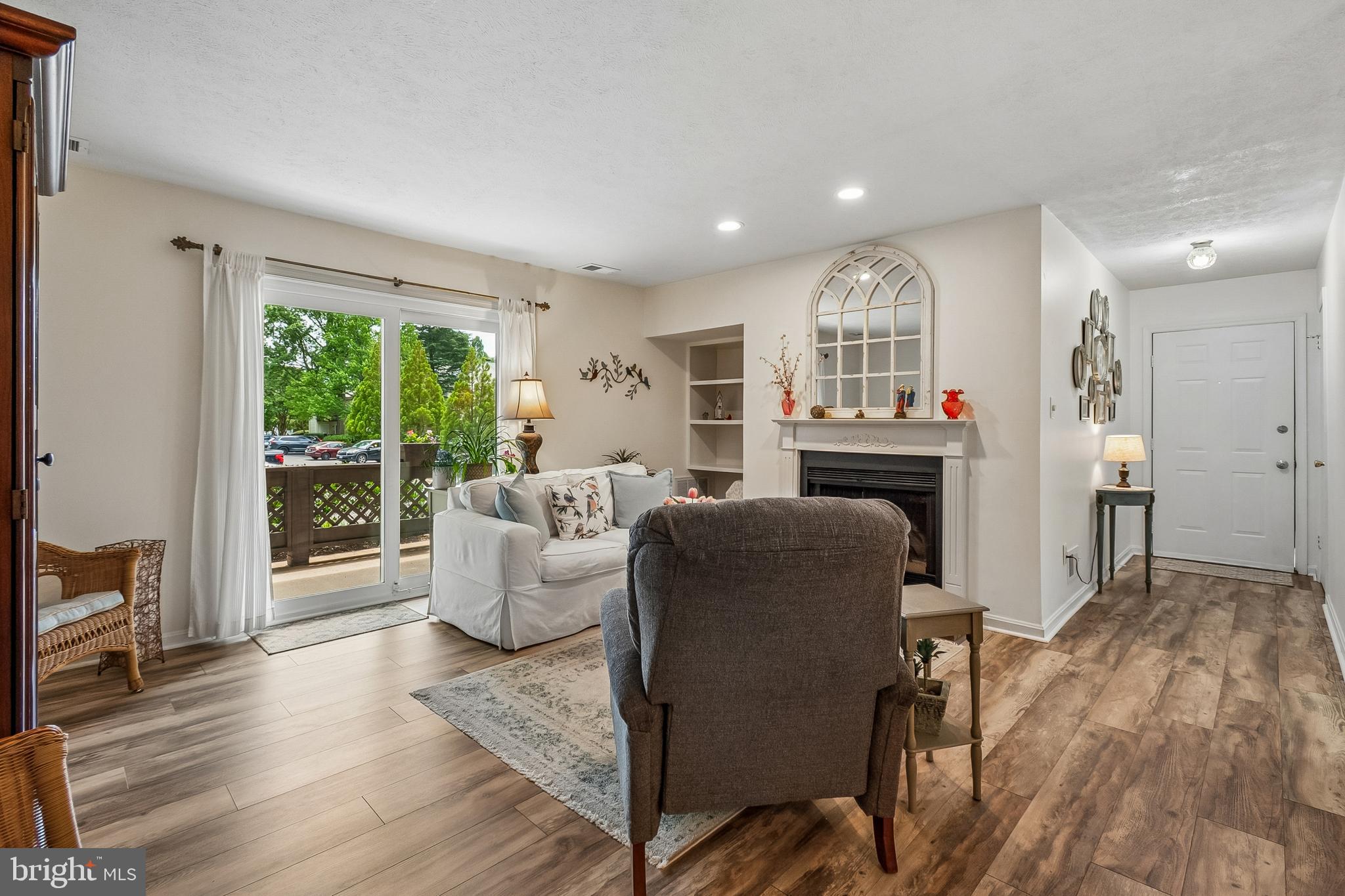 THE OAKTON - Residential