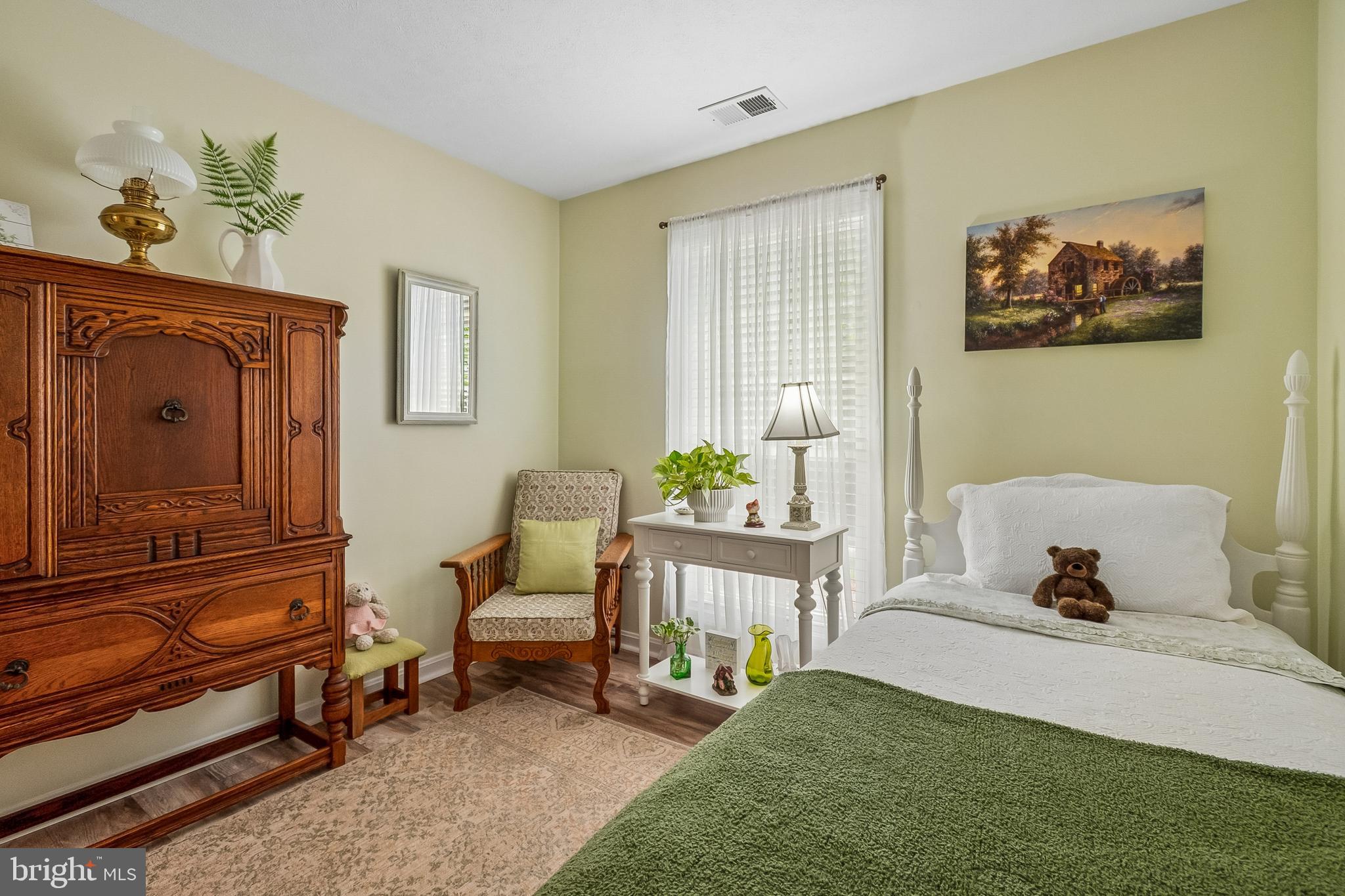 THE OAKTON - Residential