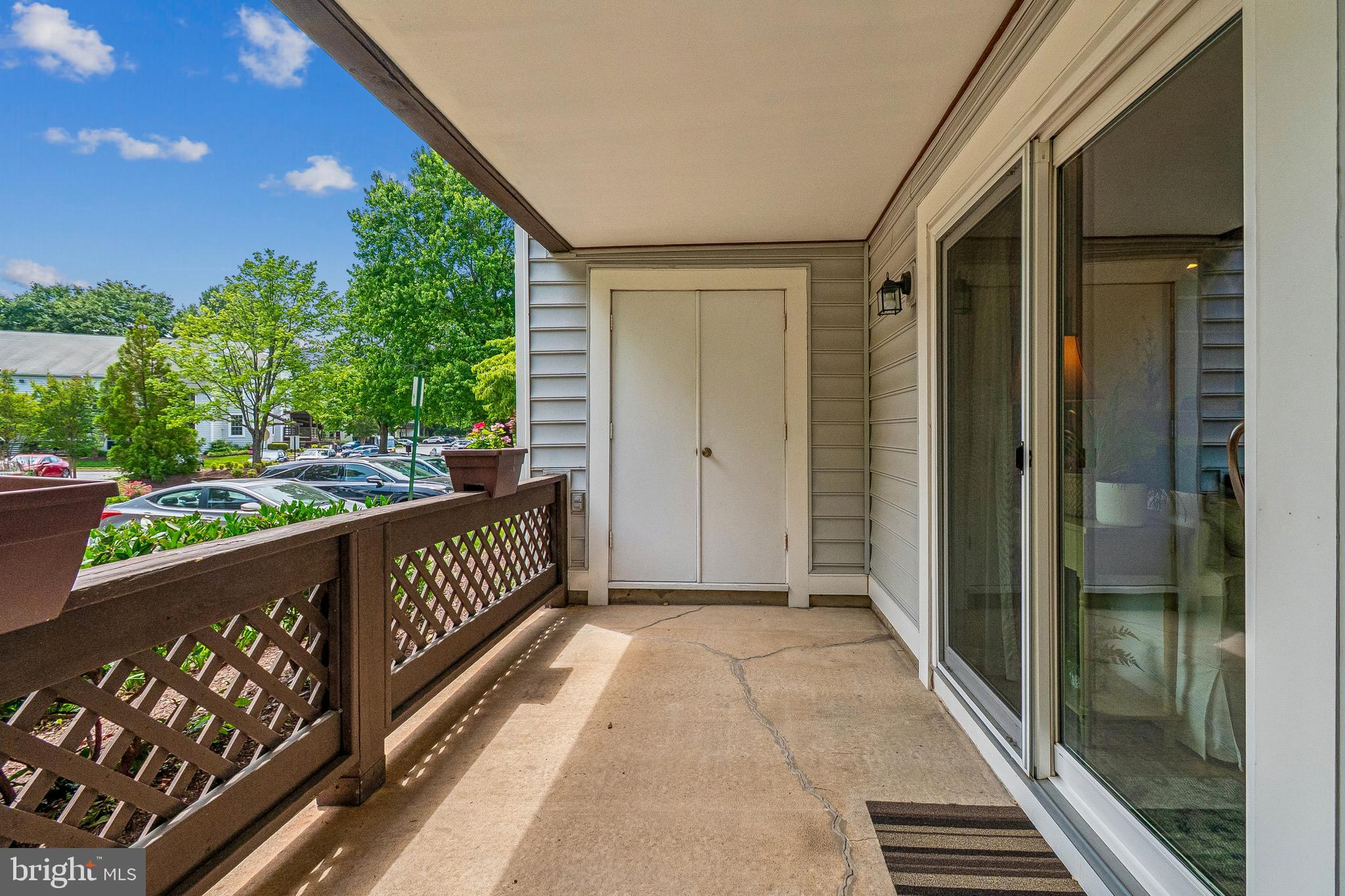 THE OAKTON - Residential