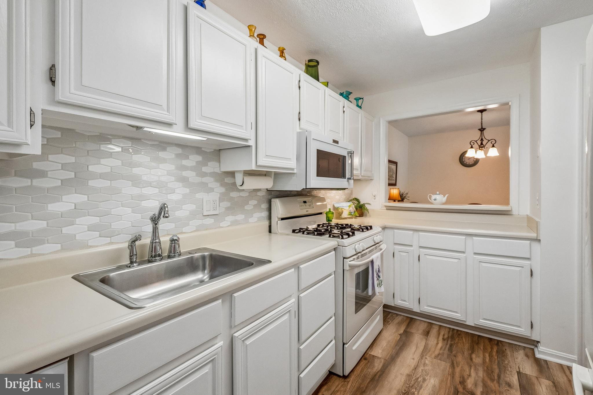 THE OAKTON - Residential