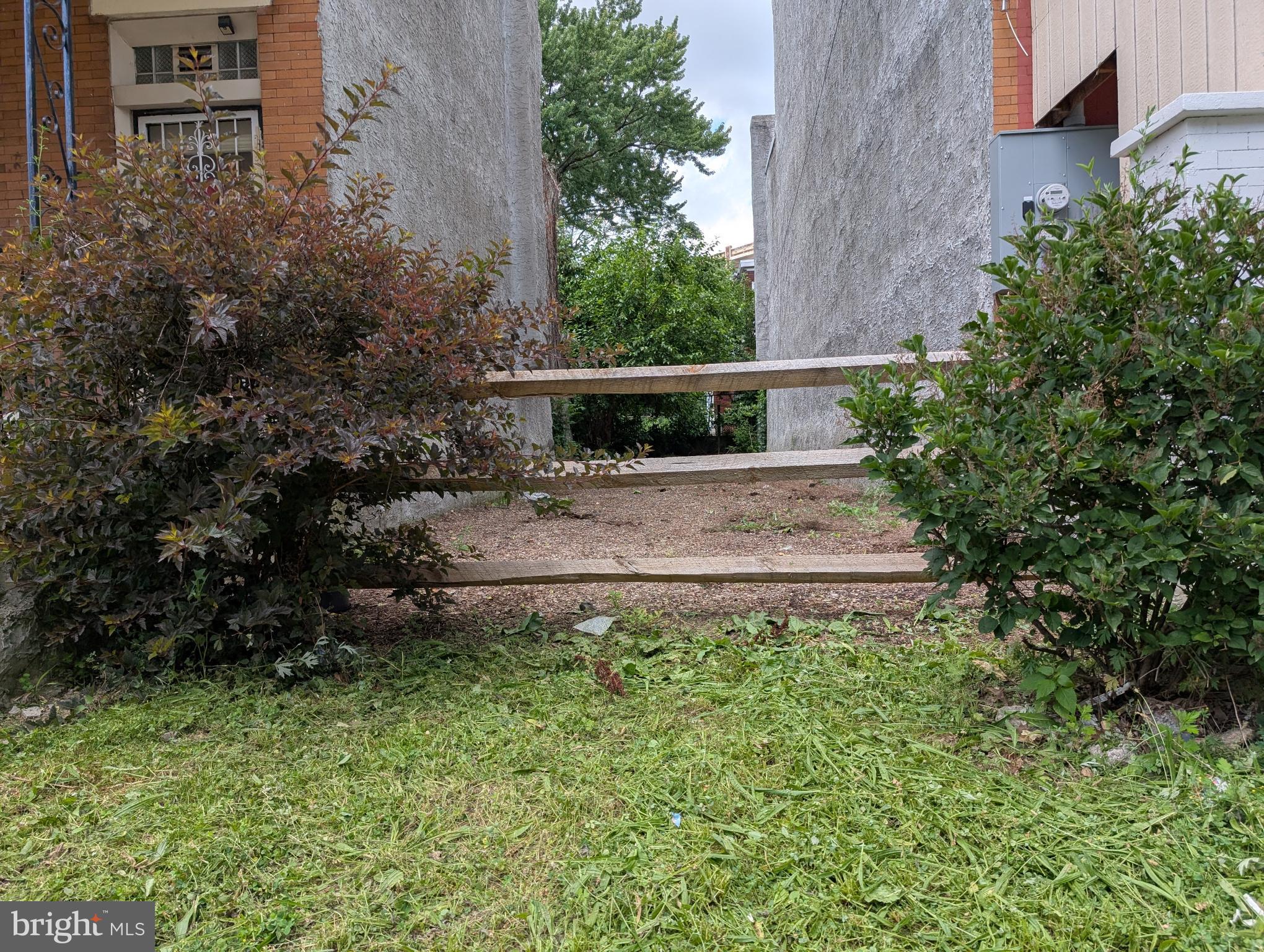 16ftX96ft residential lot in North Philly. Call Listing Agent to discuss further.