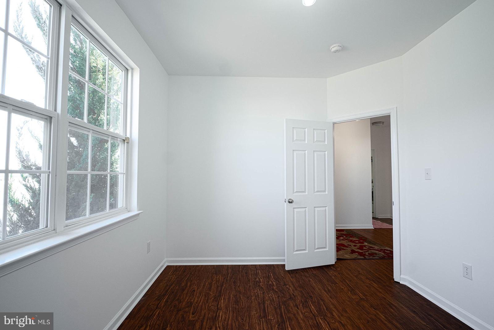 WAKELAND MANOR - Residential