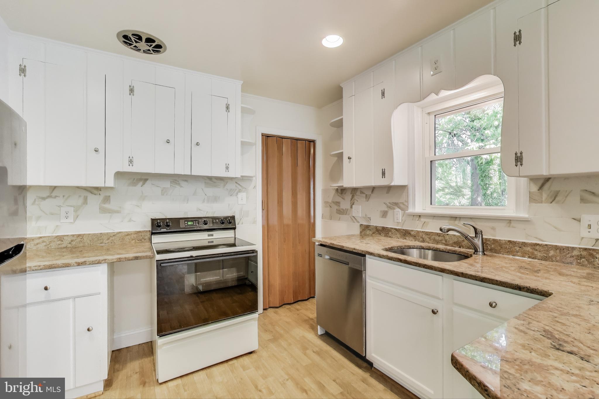 KENSINGTON HEIGHTS - Residential Lease