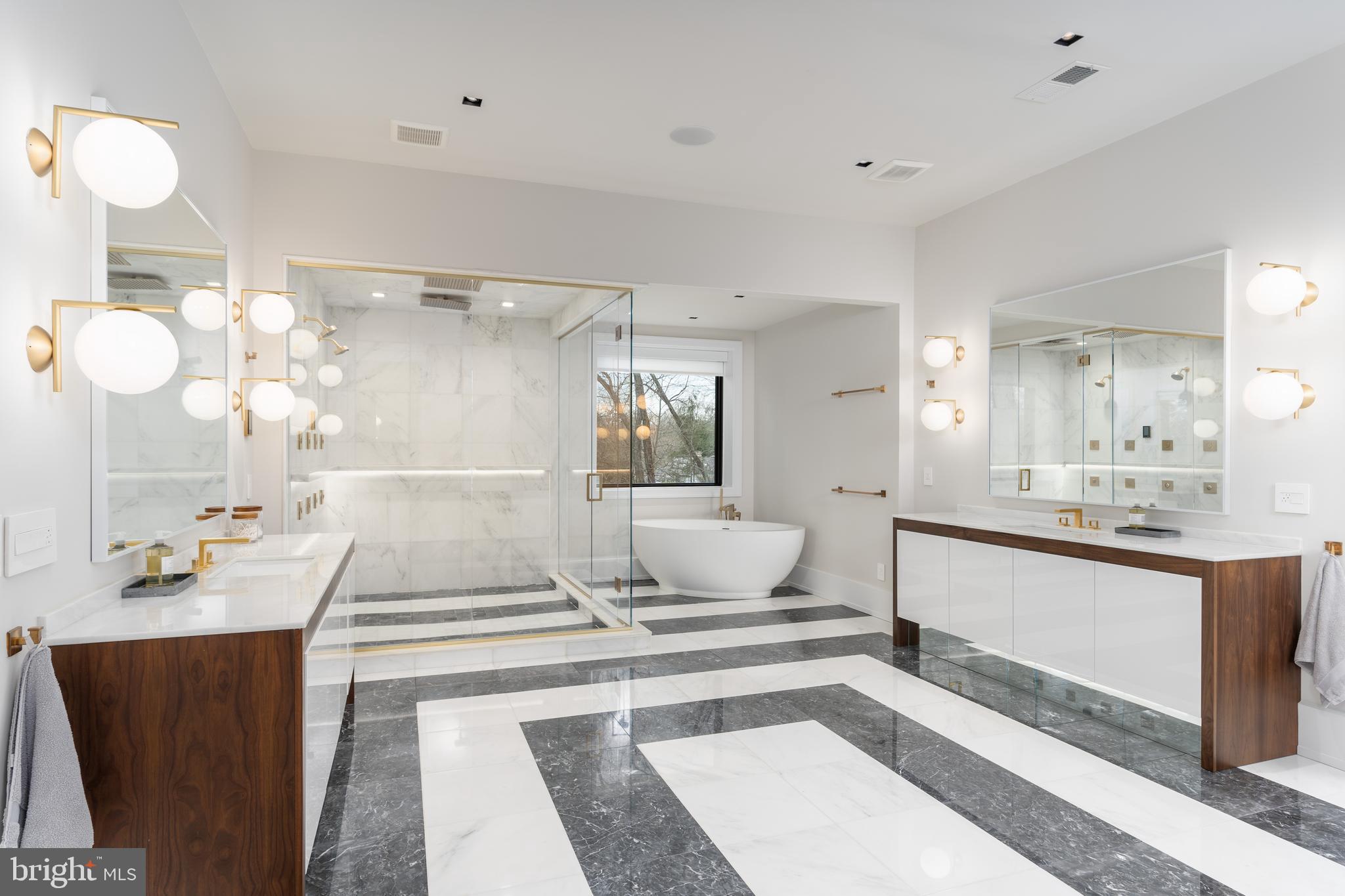 LANGLEY HILL - Residential