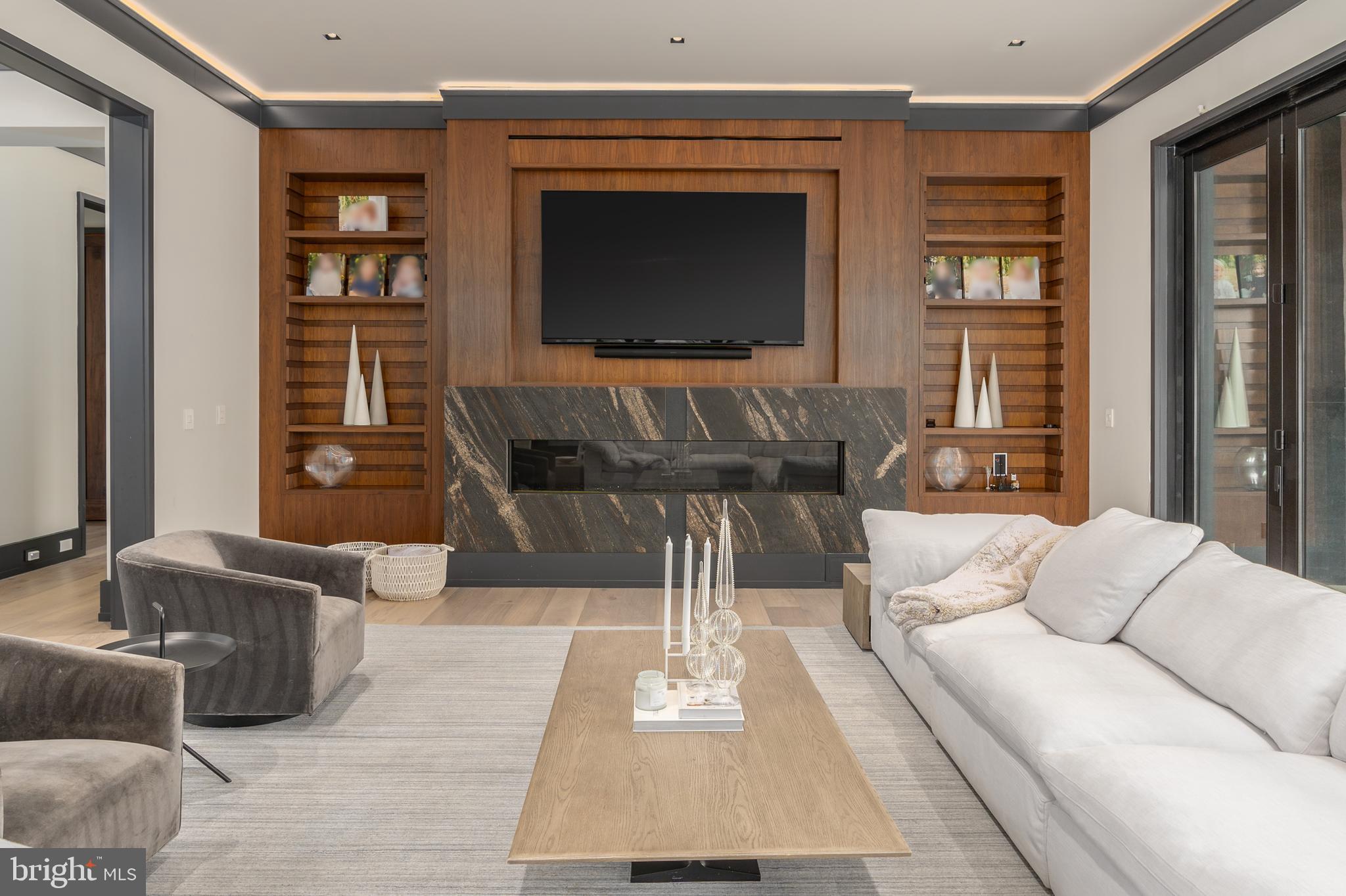 LANGLEY HILL - Residential