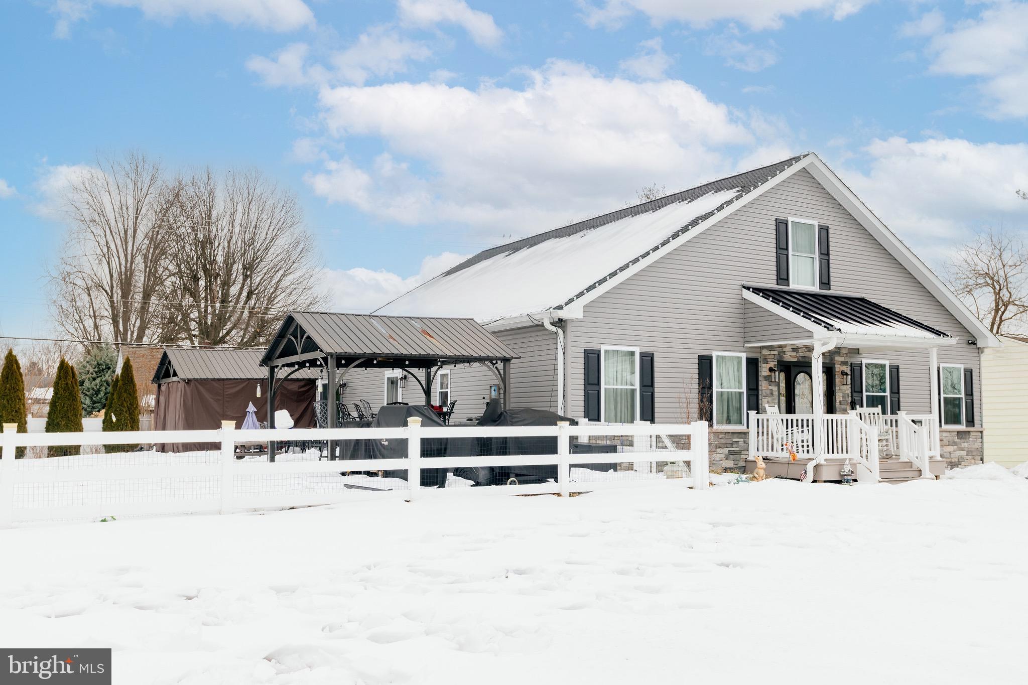ELDERBERRY POND - Residential
