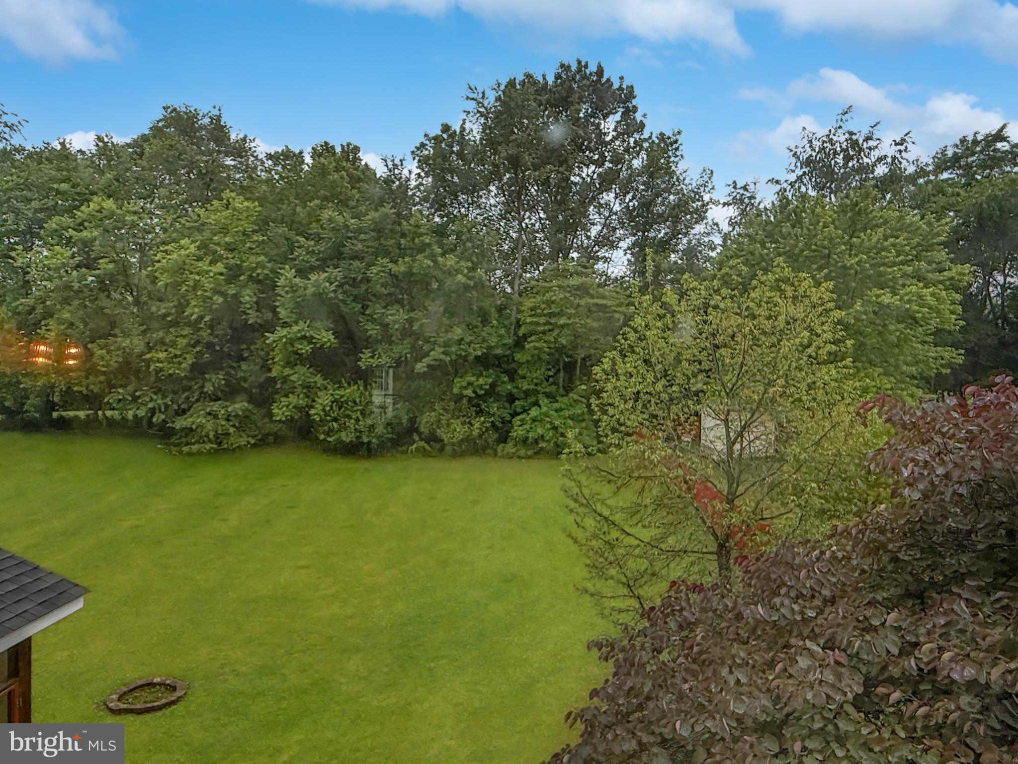 LOCUST HILL - Residential