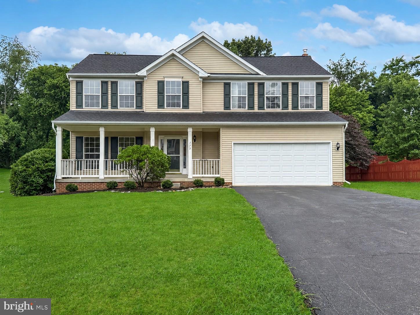 LOCUST HILL - Residential