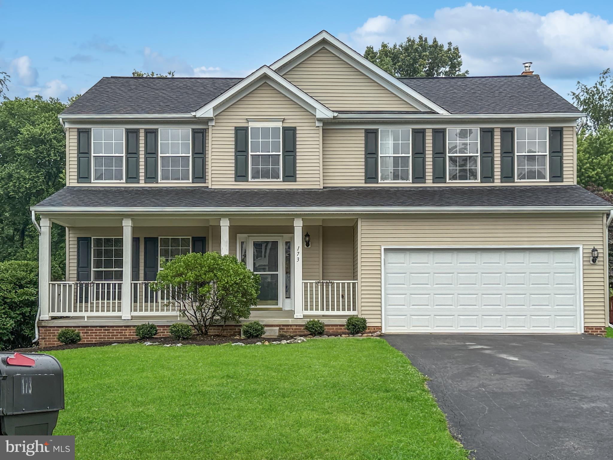 LOCUST HILL - Residential