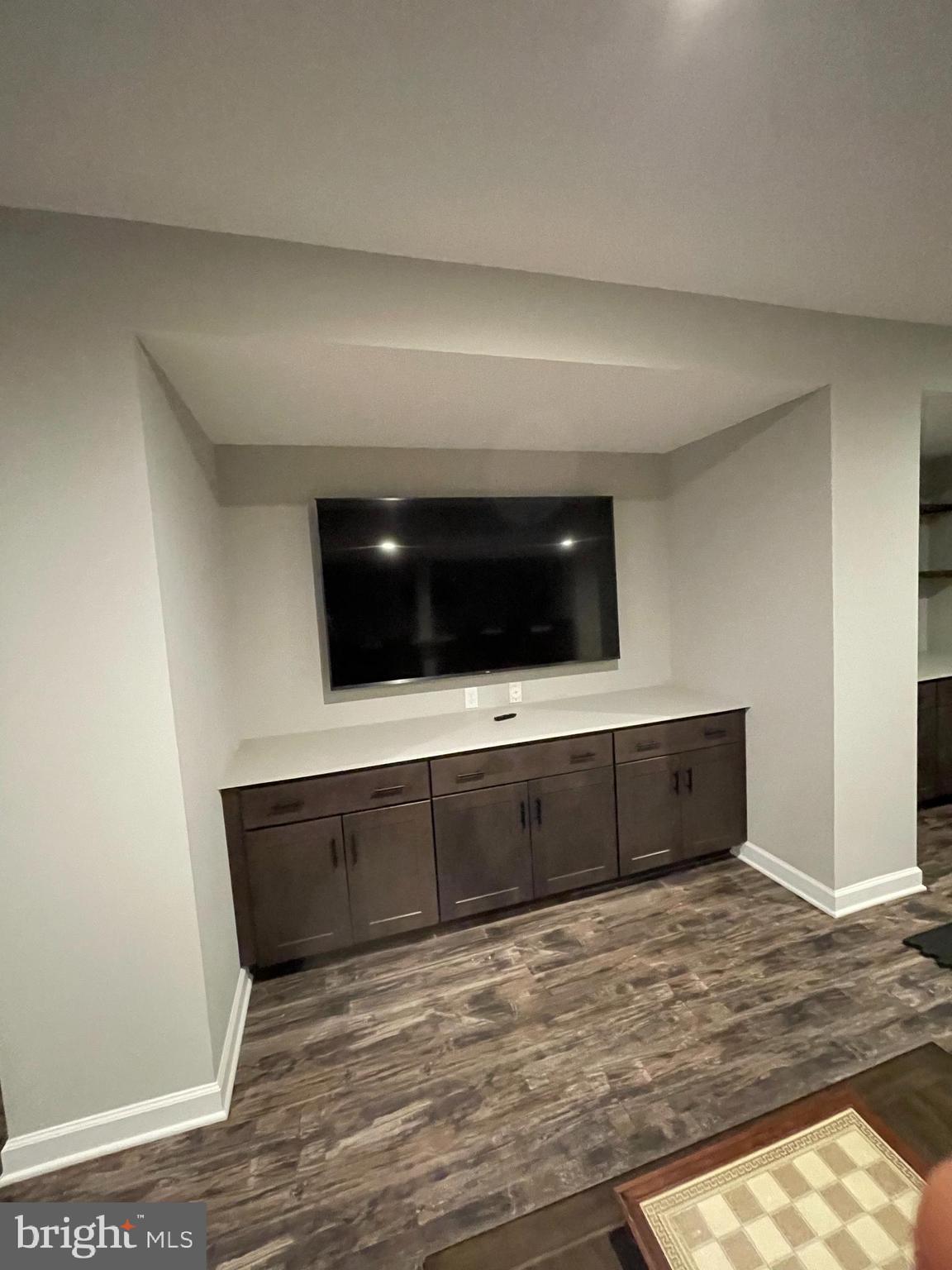 RIVERCREST - Residential