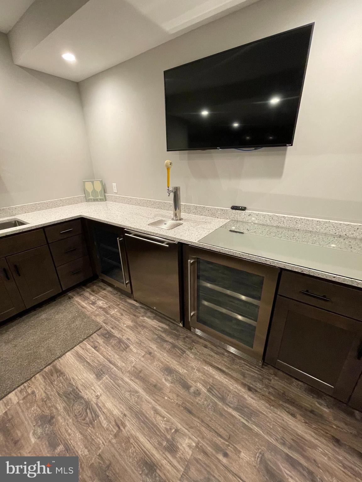 RIVERCREST - Residential