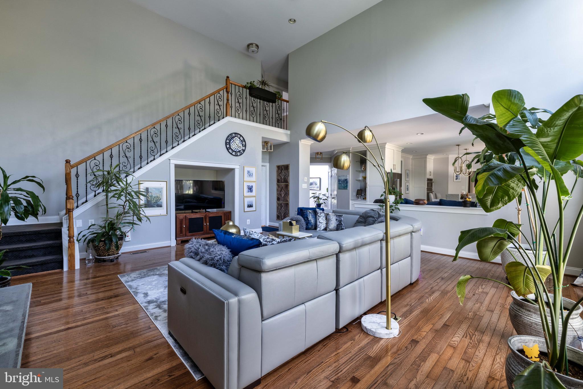 RIVERCREST - Residential
