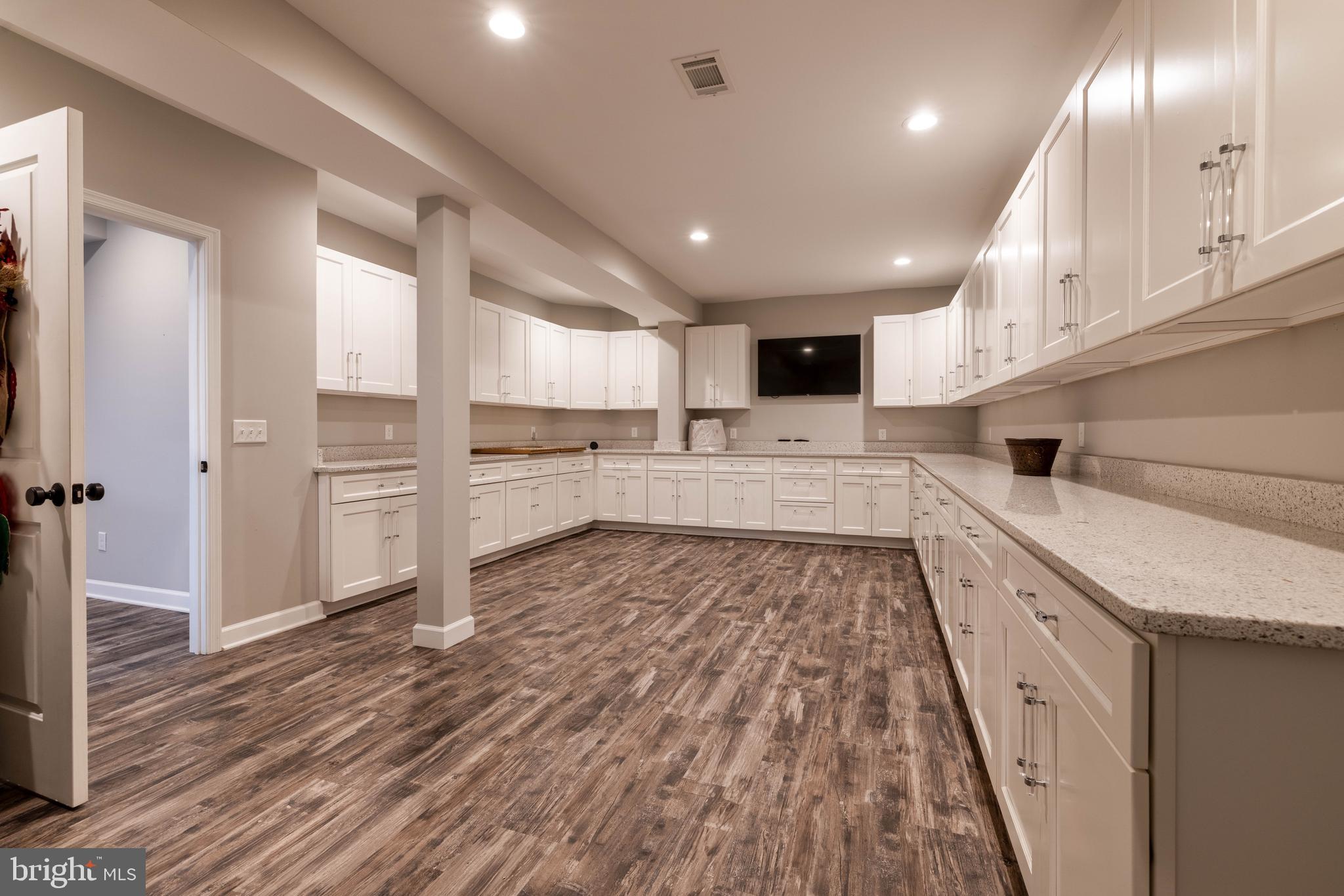RIVERCREST - Residential