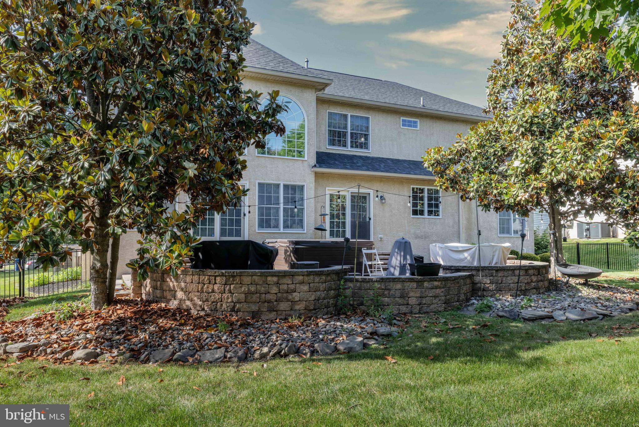 RIVERCREST - Residential