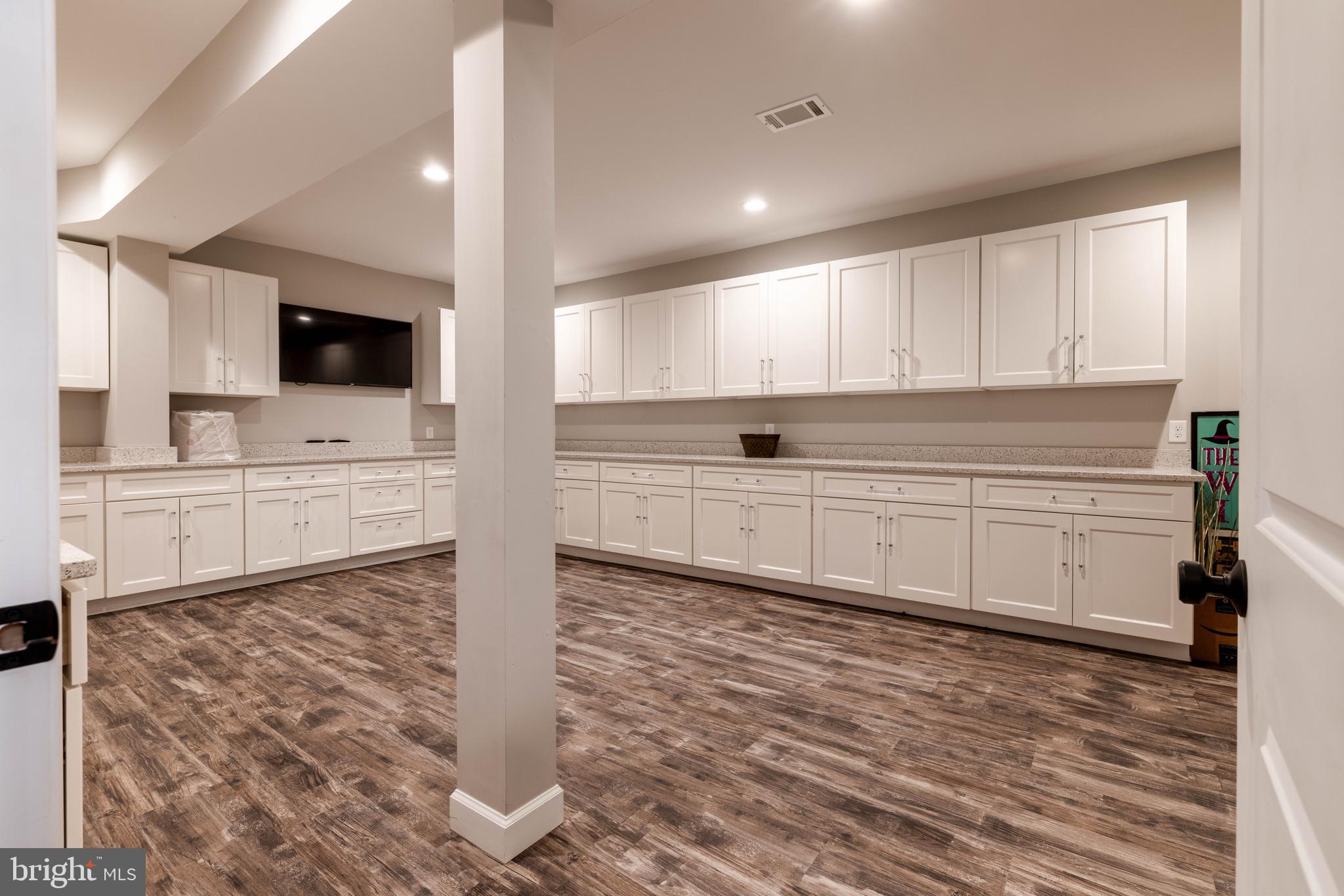 RIVERCREST - Residential