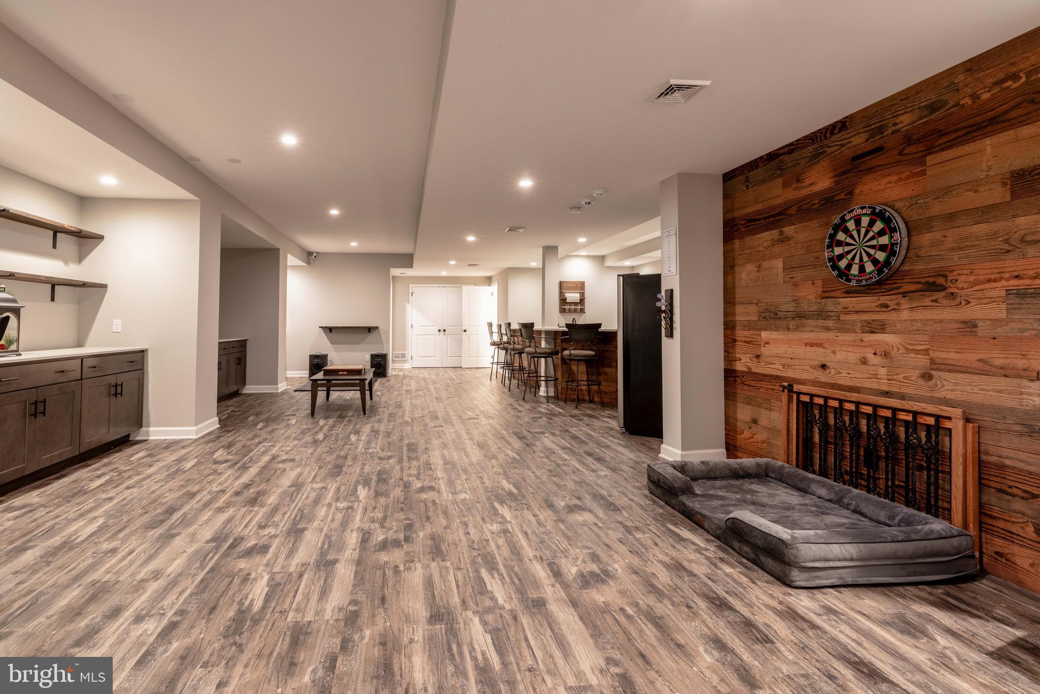RIVERCREST - Residential