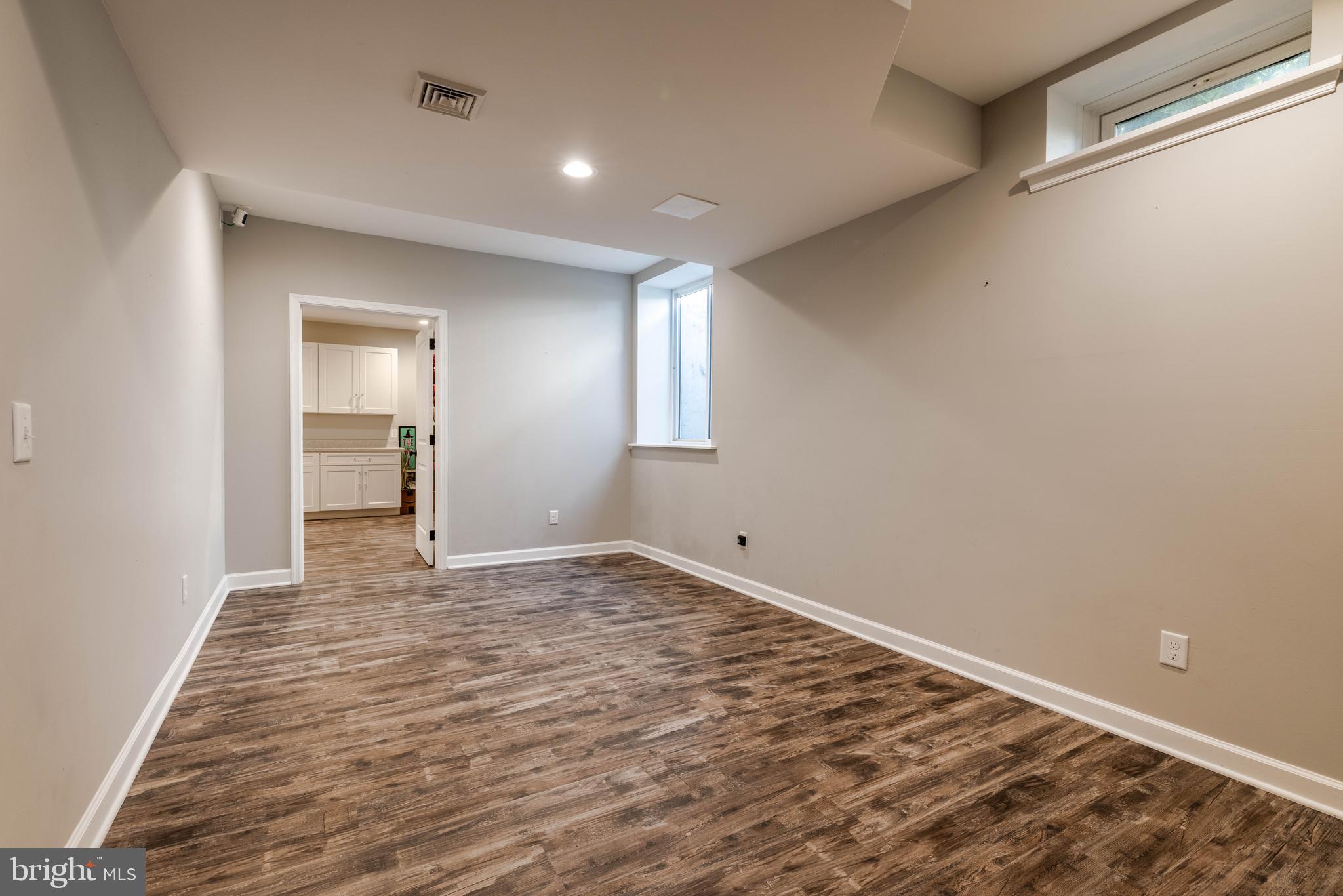 RIVERCREST - Residential