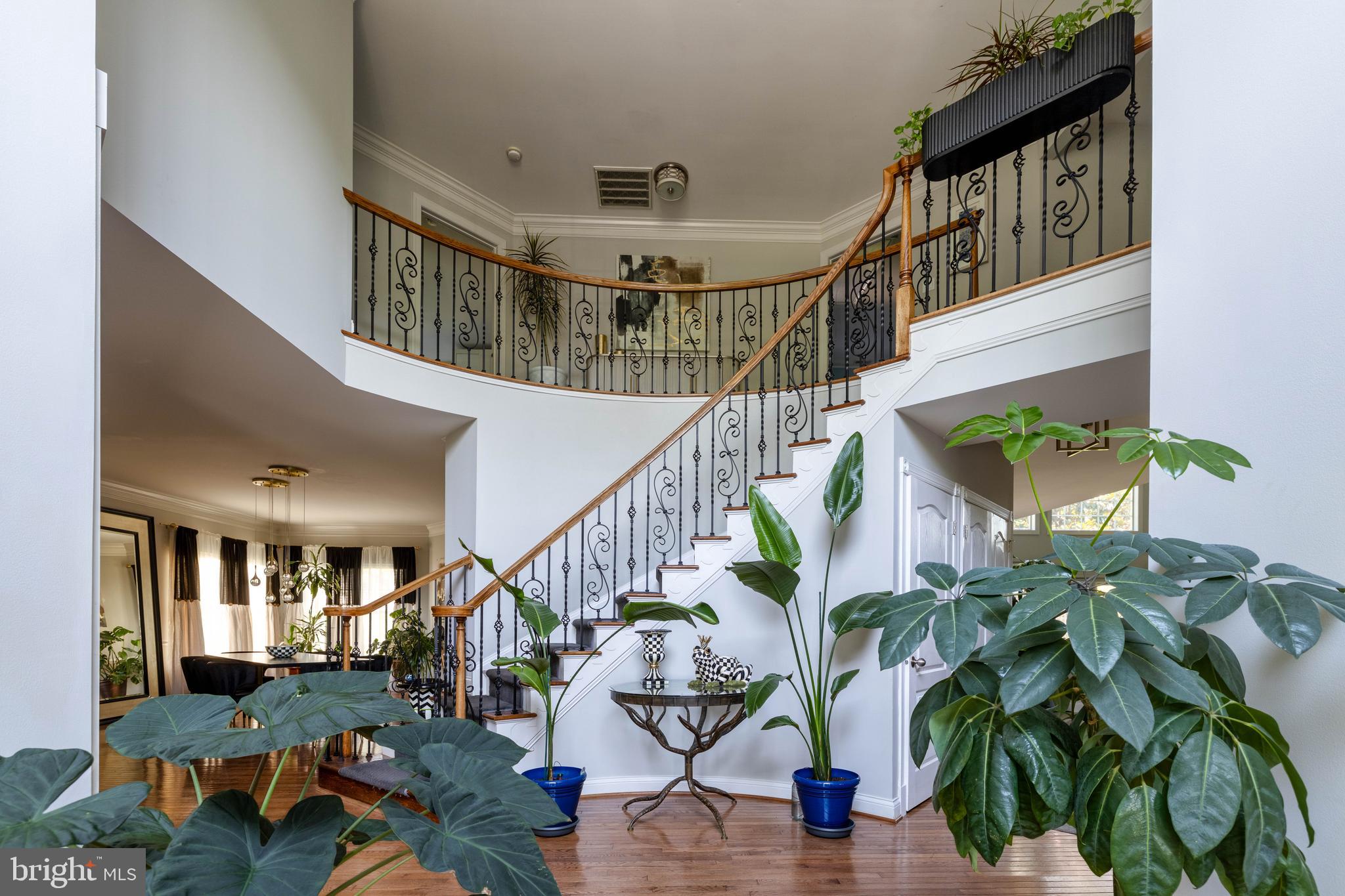 RIVERCREST - Residential