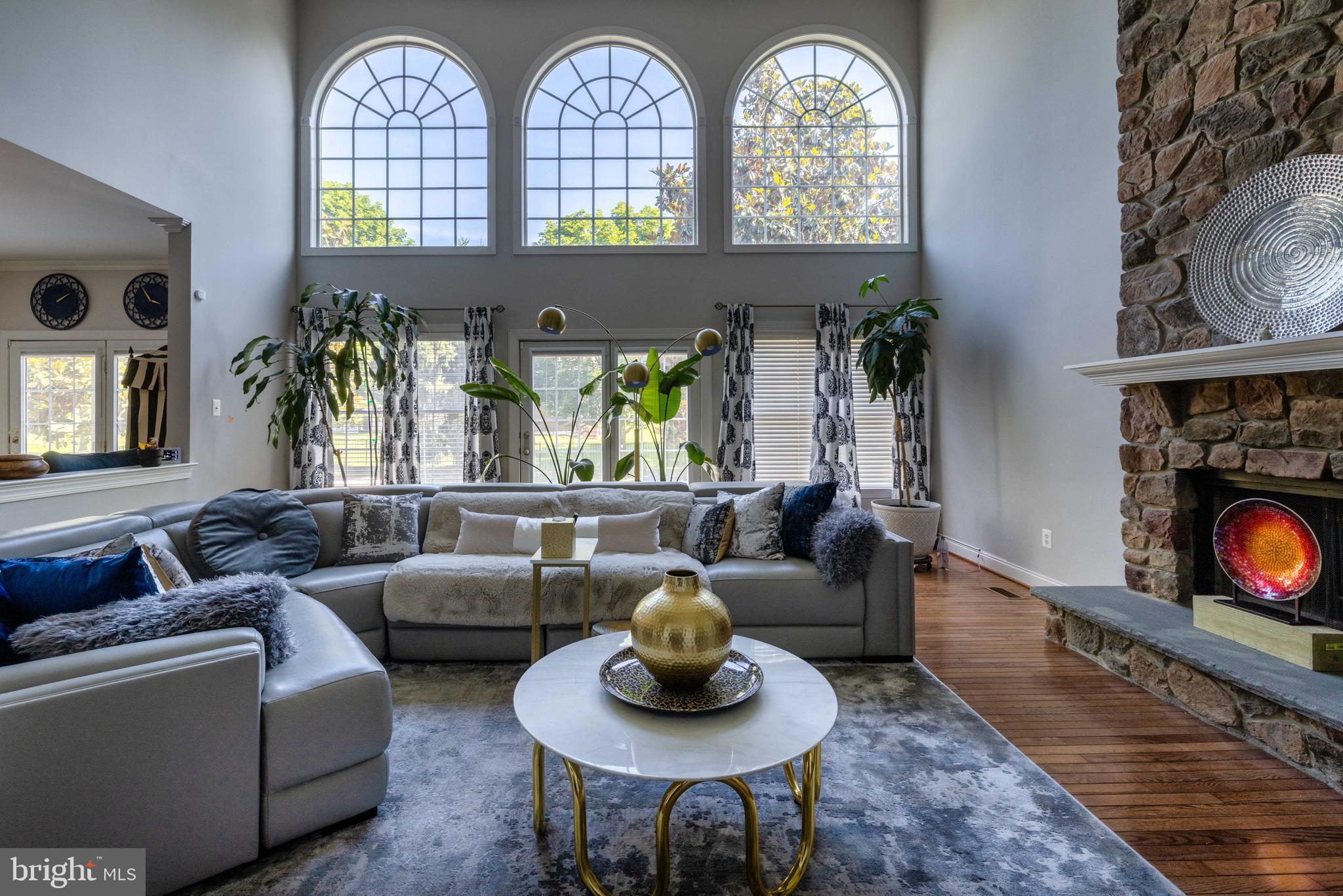RIVERCREST - Residential