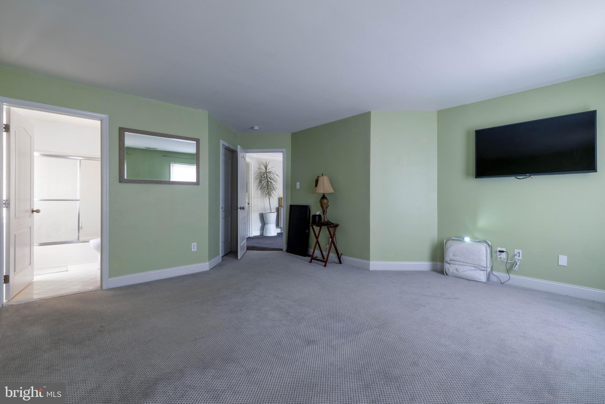 RIVERCREST - Residential